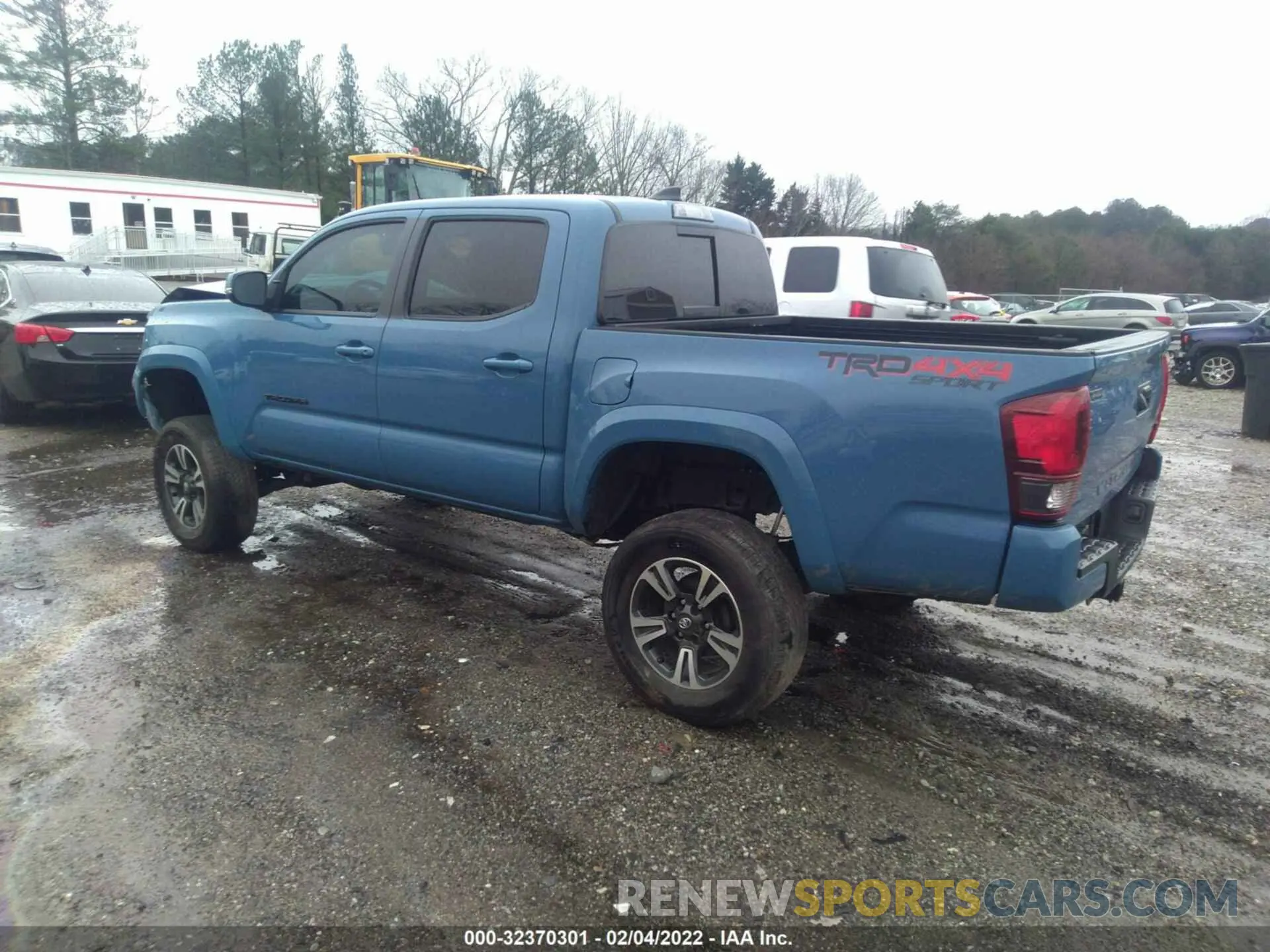 3 Photograph of a damaged car 3TMCZ5AN4KM232031 TOYOTA TACOMA 4WD 2019