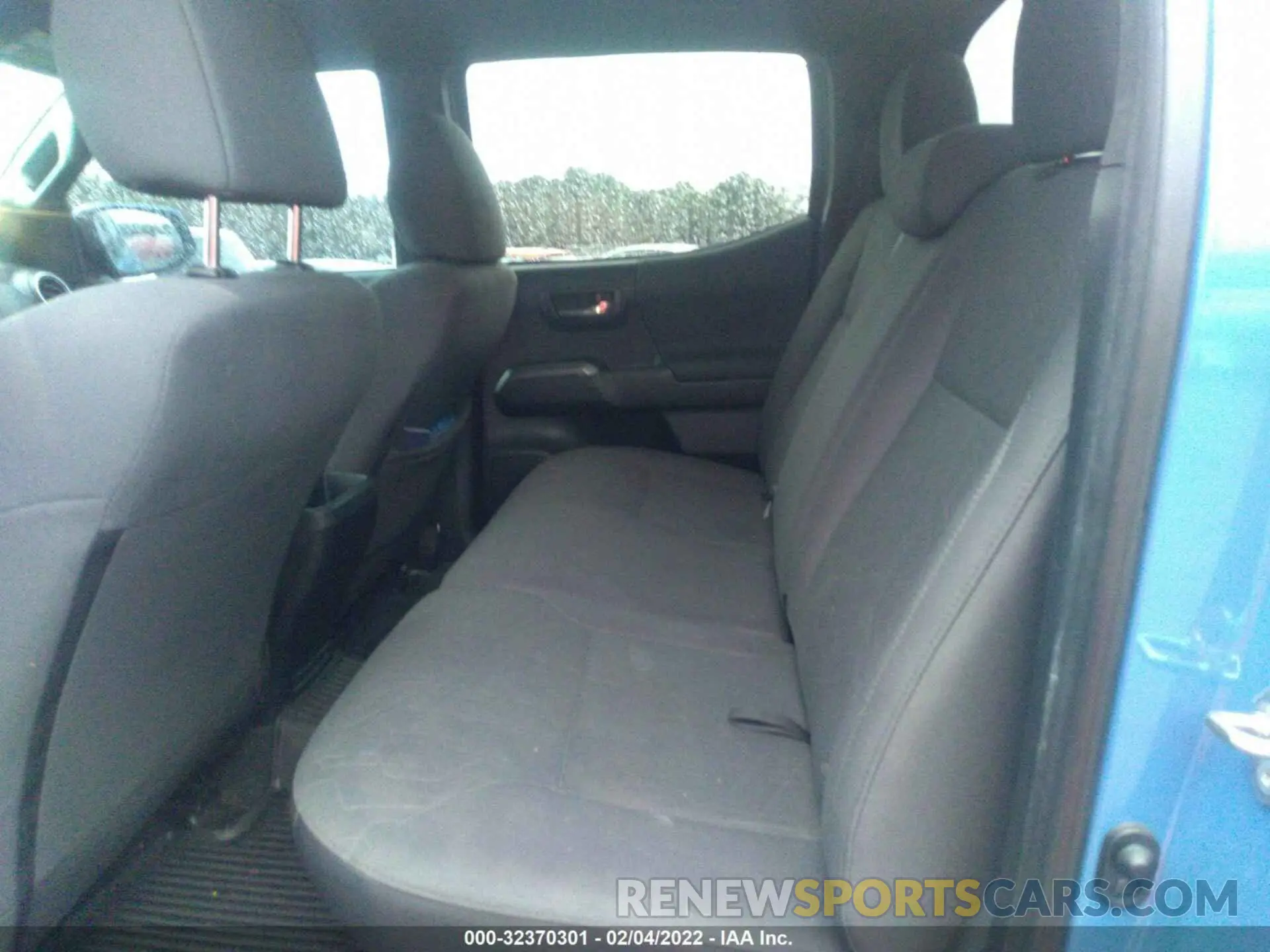8 Photograph of a damaged car 3TMCZ5AN4KM232031 TOYOTA TACOMA 4WD 2019