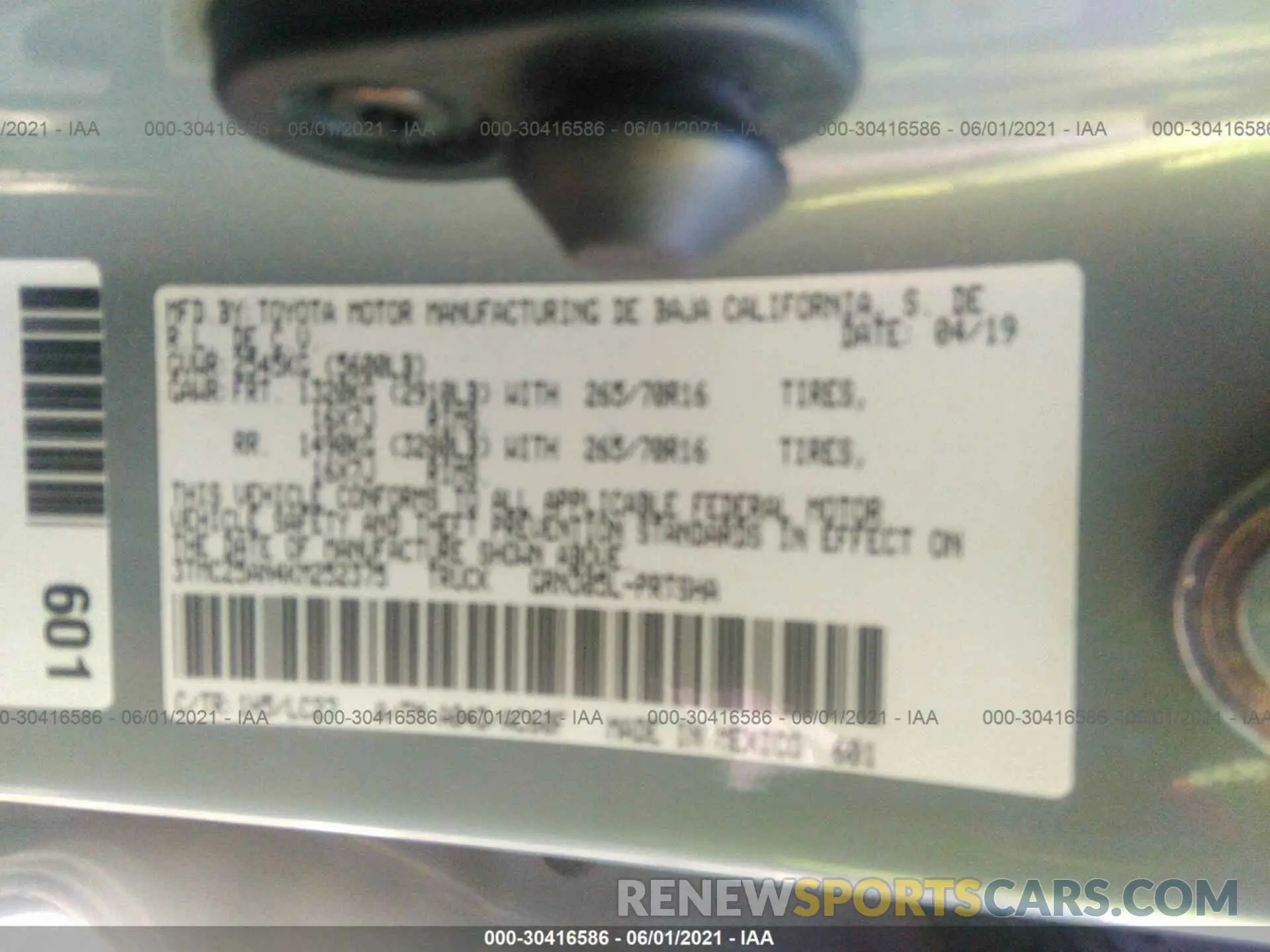 9 Photograph of a damaged car 3TMCZ5AN4KM252375 TOYOTA TACOMA 4WD 2019