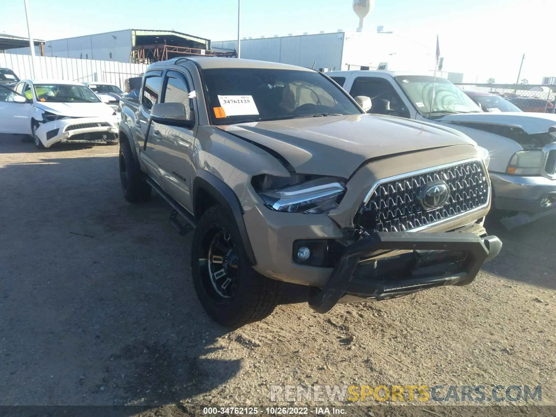 1 Photograph of a damaged car 3TMCZ5AN4KM260833 TOYOTA TACOMA 4WD 2019