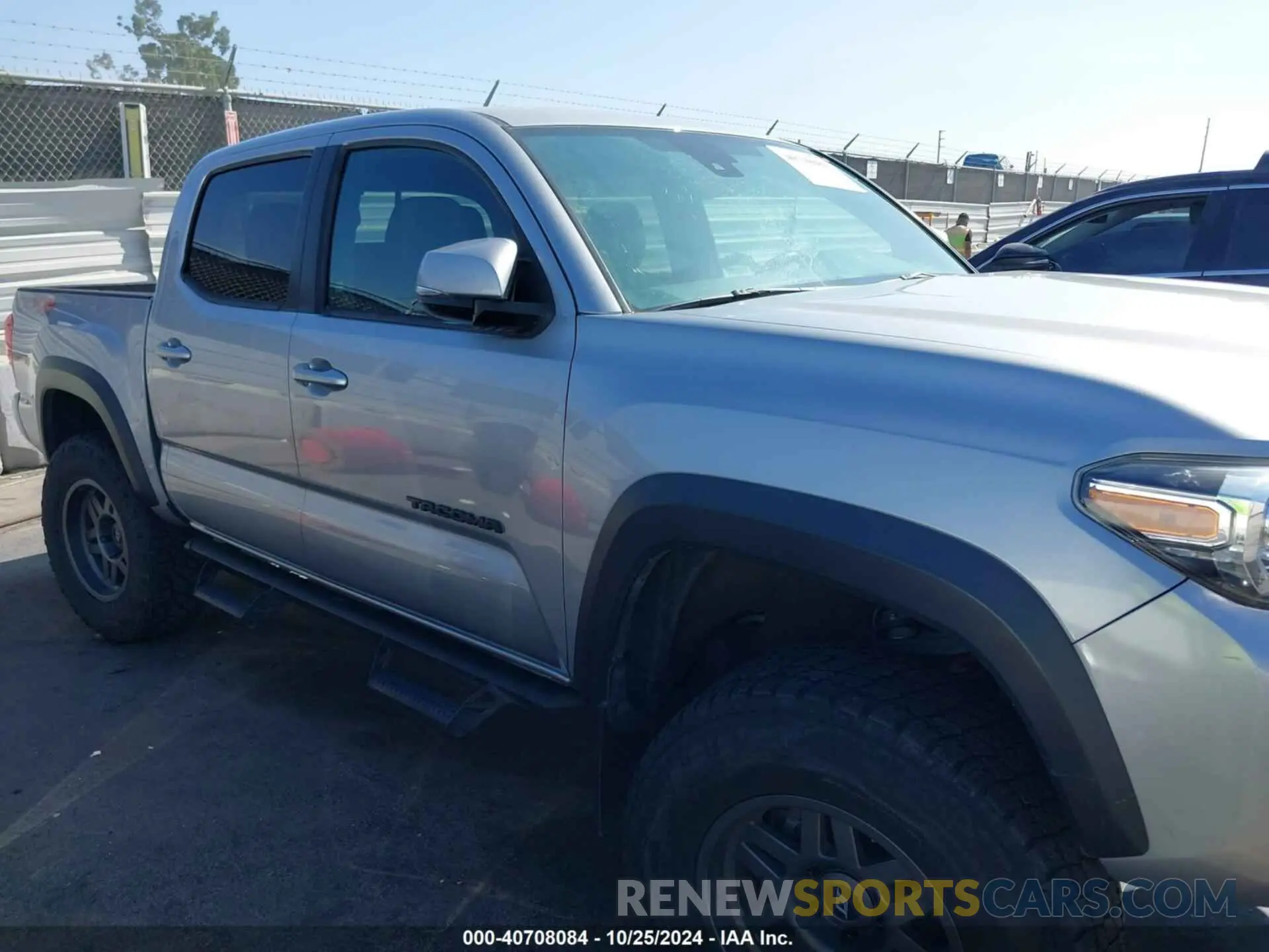 13 Фотография поврежденного автомобиля 3TMCZ5AN5KM255303 TOYOTA TACOMA 4WD 2019