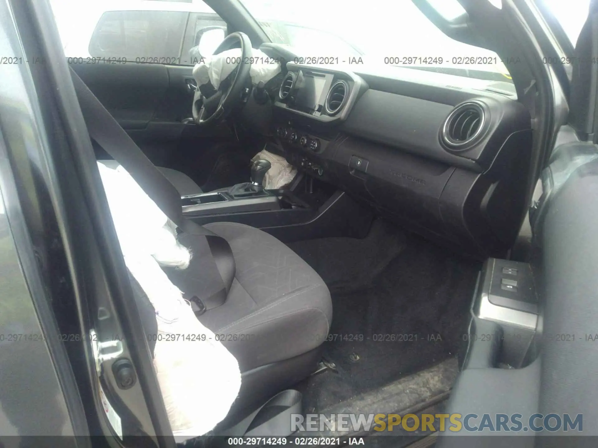 5 Photograph of a damaged car 3TMCZ5AN7KM211402 TOYOTA TACOMA 4WD 2019
