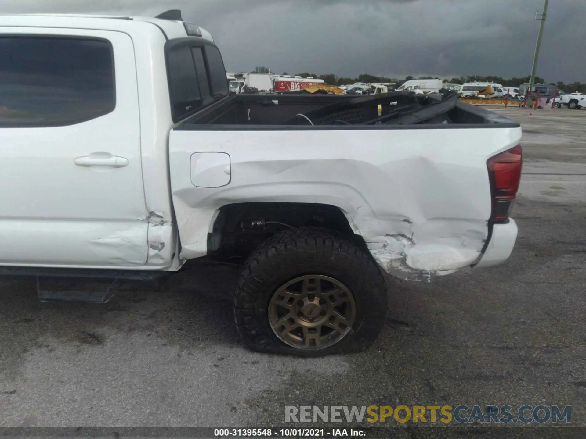 6 Photograph of a damaged car 3TMCZ5AN7KM256565 TOYOTA TACOMA 4WD 2019