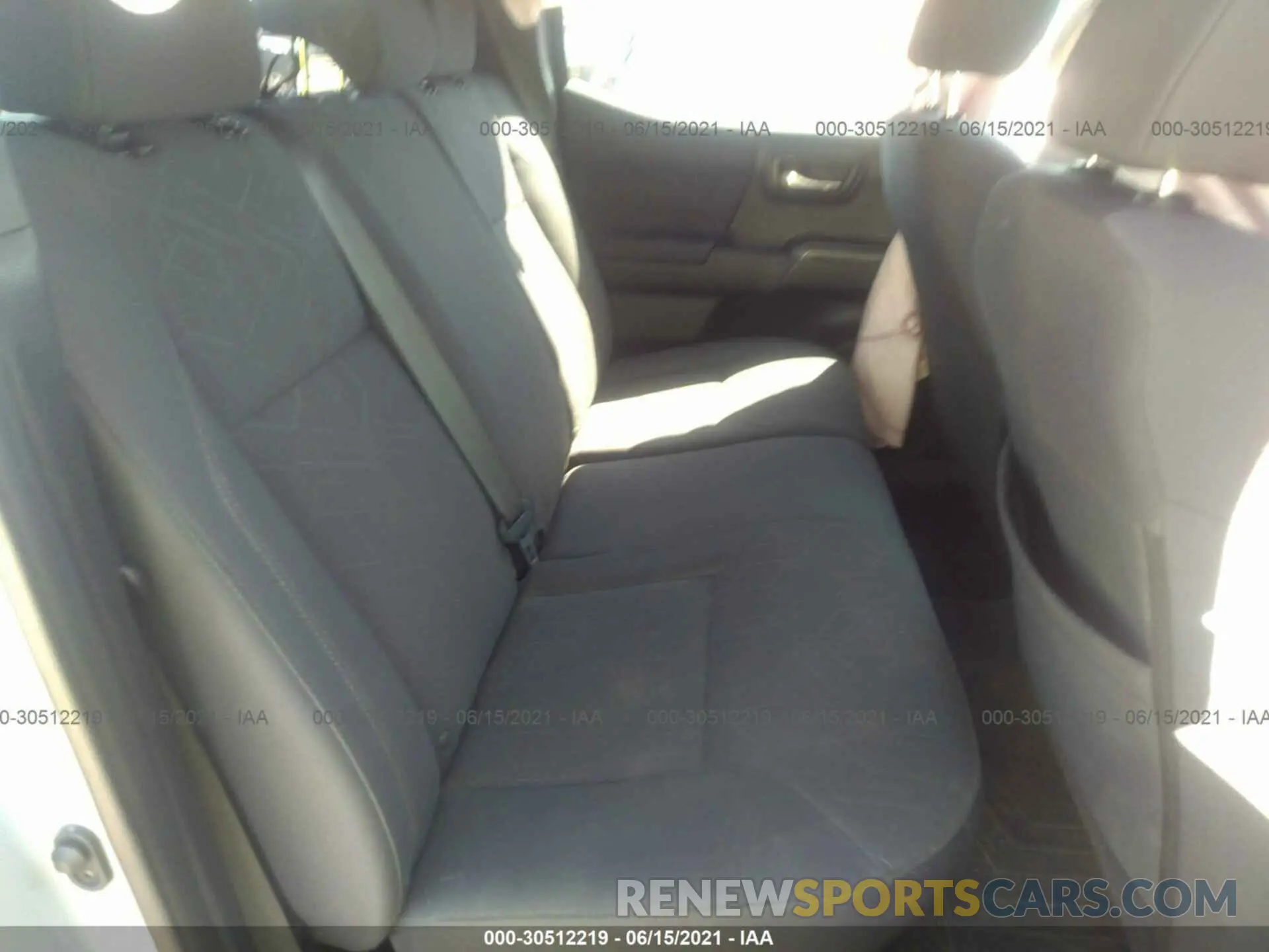 8 Photograph of a damaged car 3TMCZ5AN8KM228404 TOYOTA TACOMA 4WD 2019