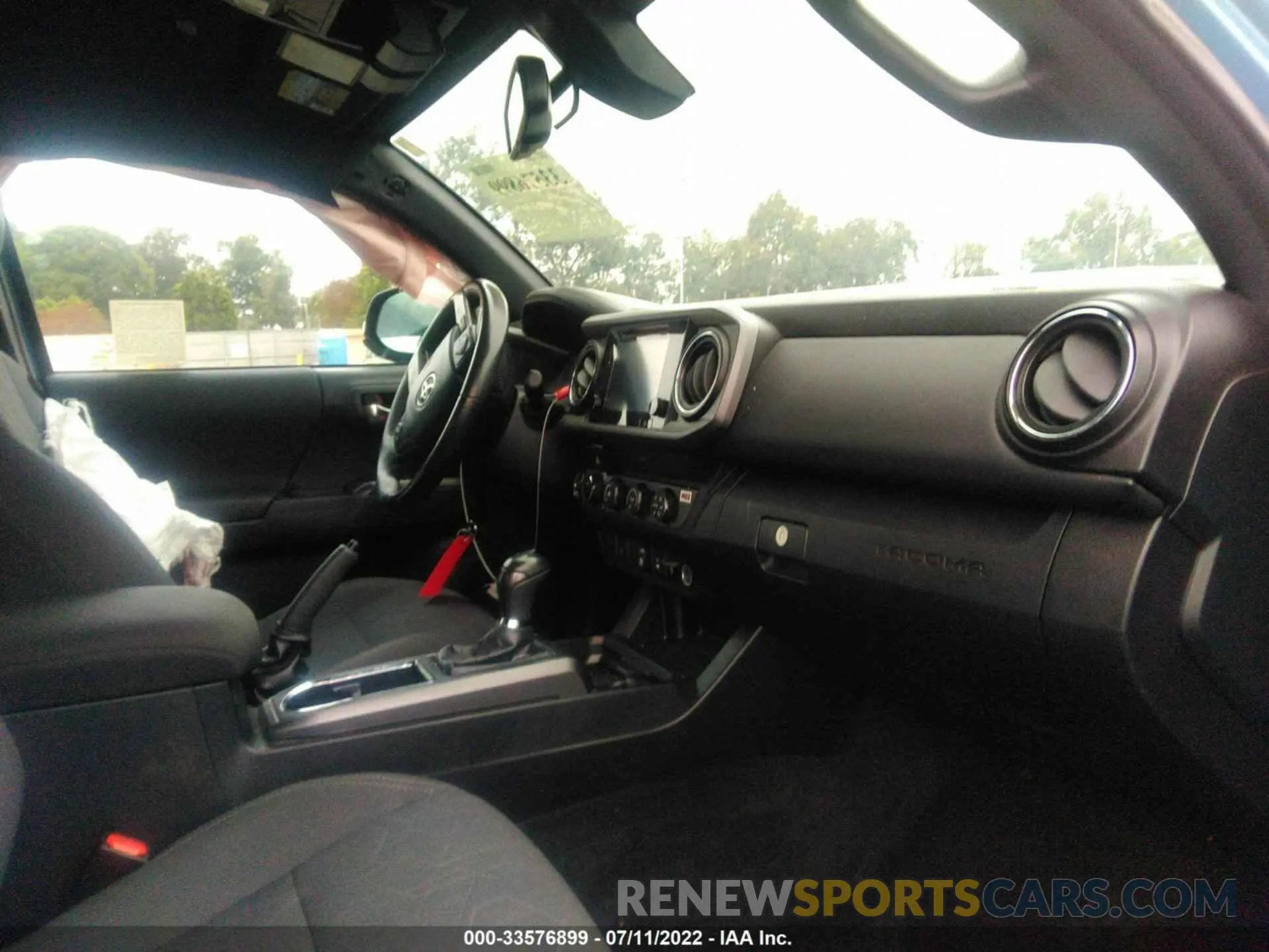 5 Photograph of a damaged car 3TMDZ5BN0KM058929 TOYOTA TACOMA 4WD 2019