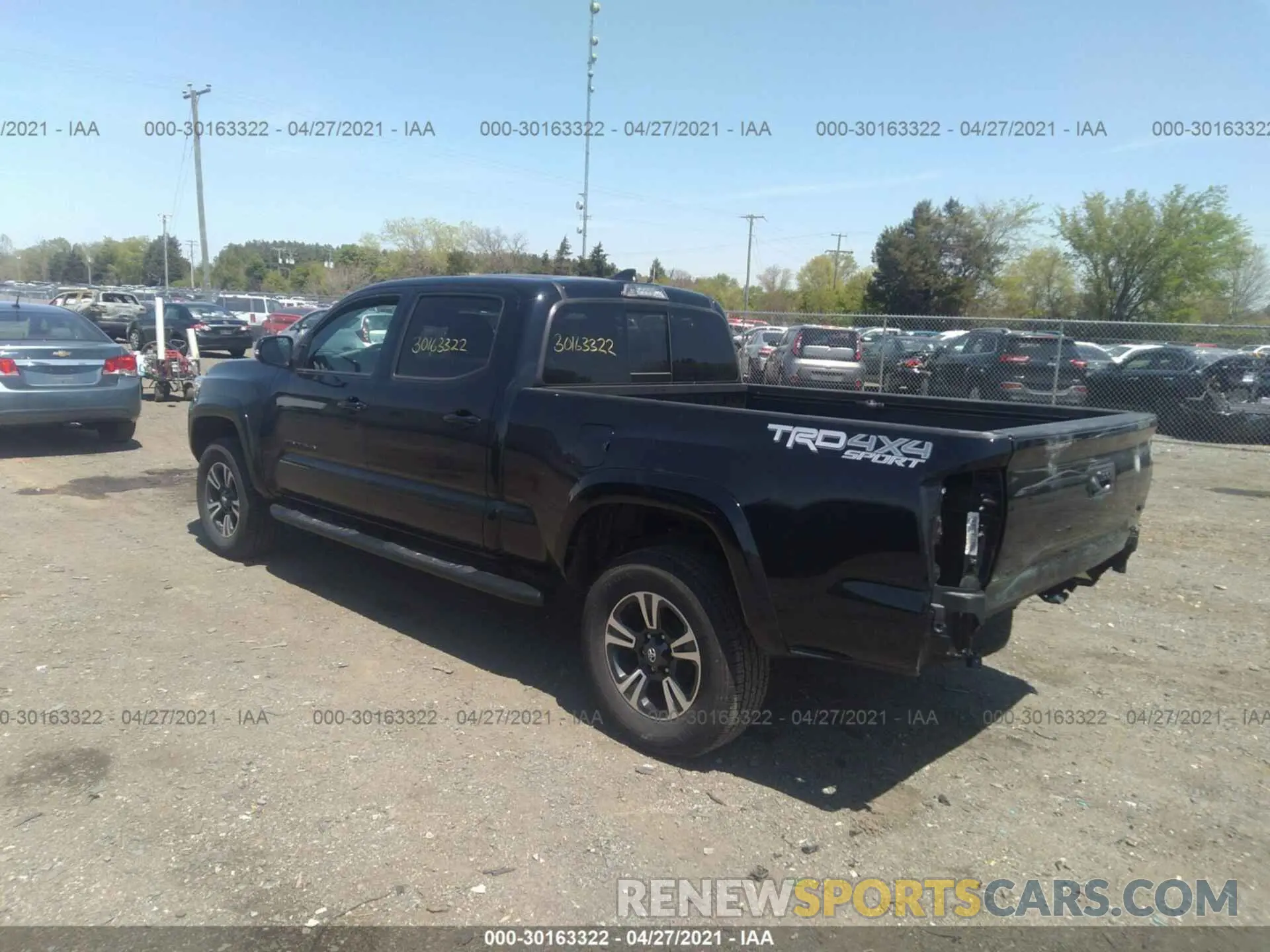 3 Фотография поврежденного автомобиля 3TMDZ5BN6KM069286 TOYOTA TACOMA 4WD 2019