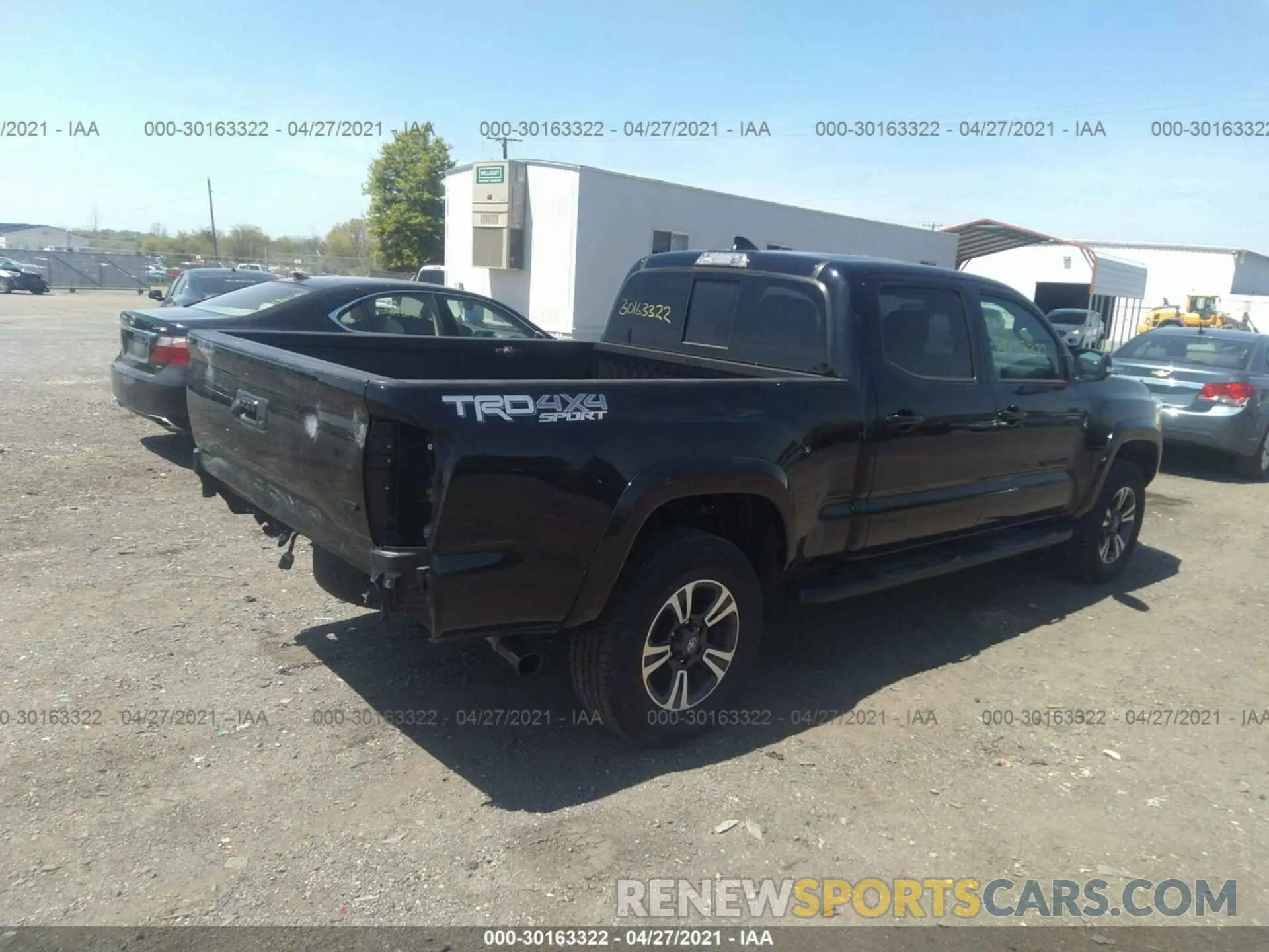 4 Фотография поврежденного автомобиля 3TMDZ5BN6KM069286 TOYOTA TACOMA 4WD 2019