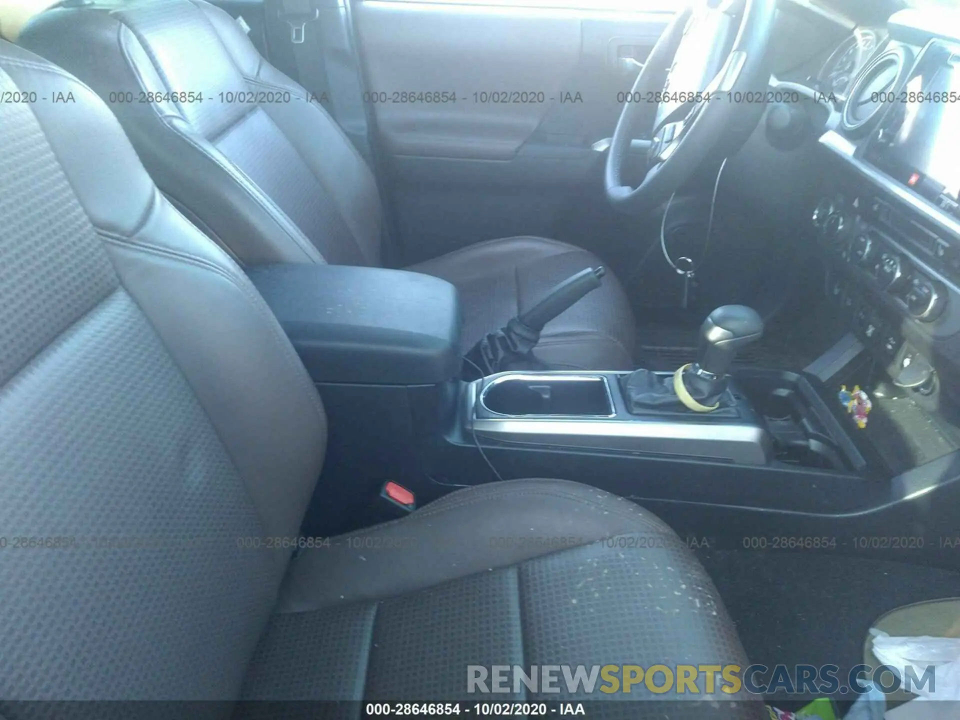 5 Photograph of a damaged car 3TMGZ5AN0KM222212 TOYOTA TACOMA 4WD 2019