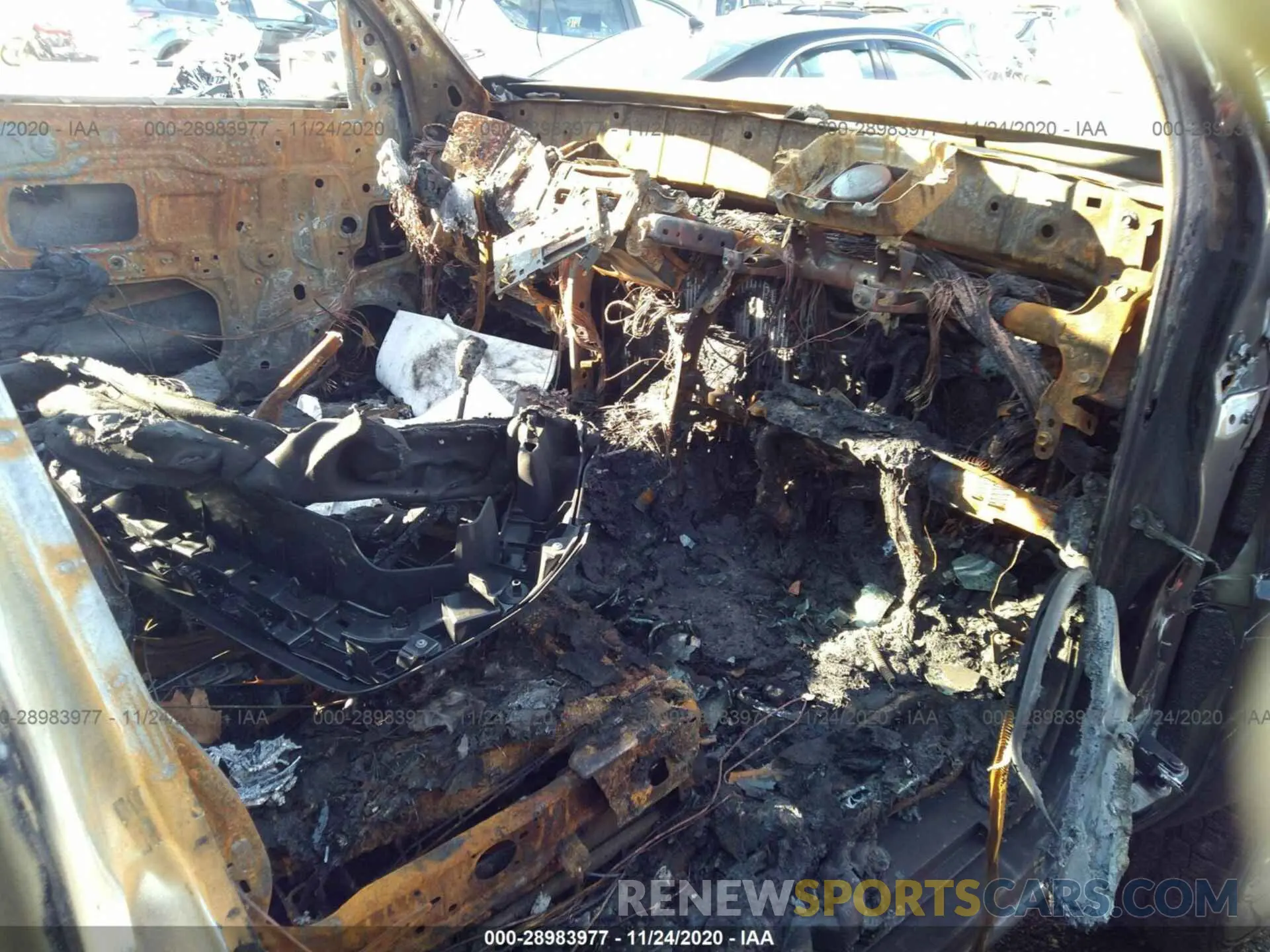 5 Фотография поврежденного автомобиля 5TFCZ5AN1KX210773 TOYOTA TACOMA 4WD 2019