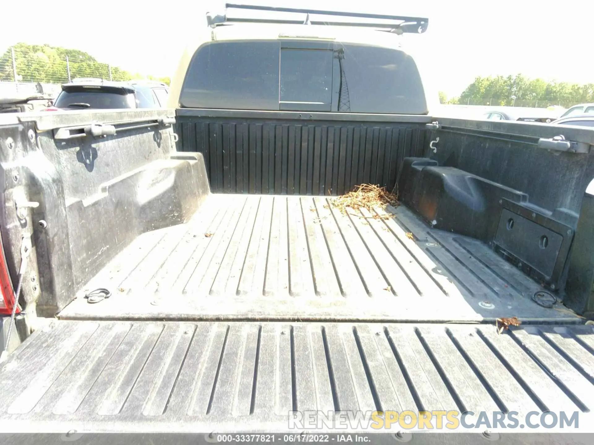 8 Photograph of a damaged car 5TFCZ5AN2KX172955 TOYOTA TACOMA 4WD 2019
