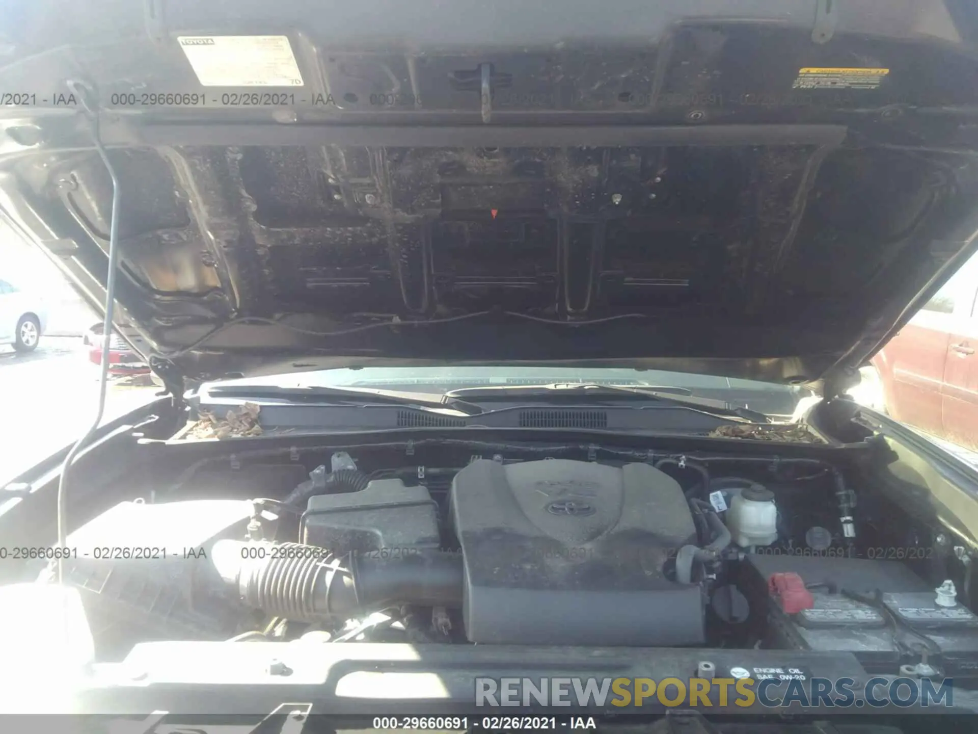 10 Photograph of a damaged car 5TFCZ5AN5KX172304 TOYOTA TACOMA 4WD 2019