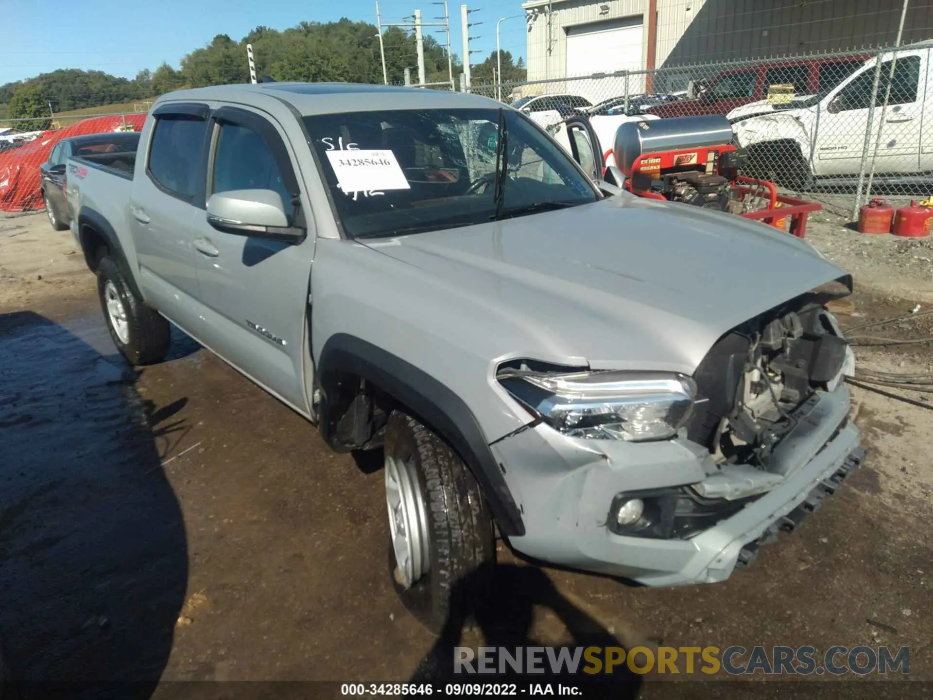 1 Photograph of a damaged car 5TFCZ5AN6KX191086 TOYOTA TACOMA 4WD 2019