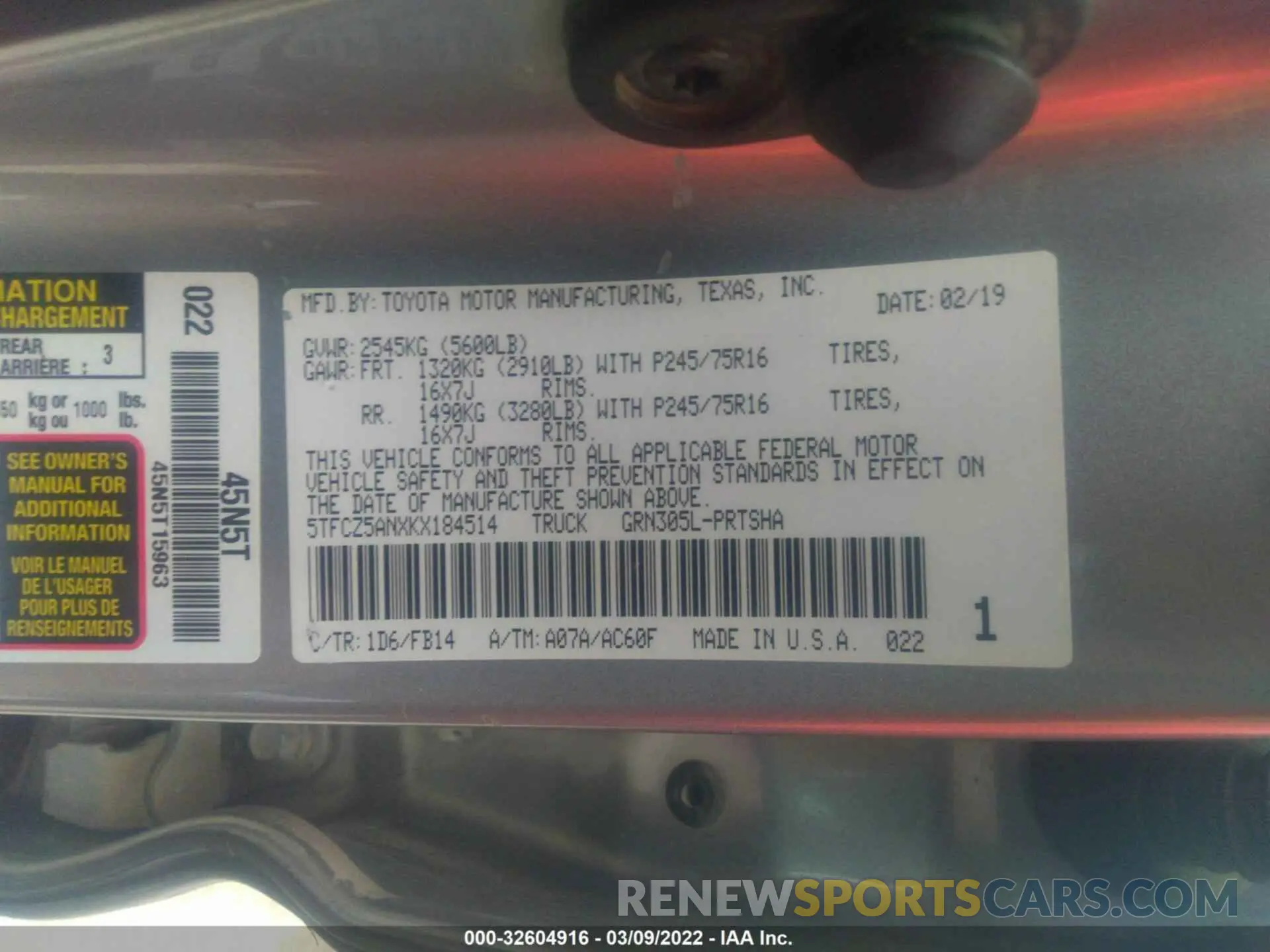 9 Photograph of a damaged car 5TFCZ5ANXKX184514 TOYOTA TACOMA 4WD 2019
