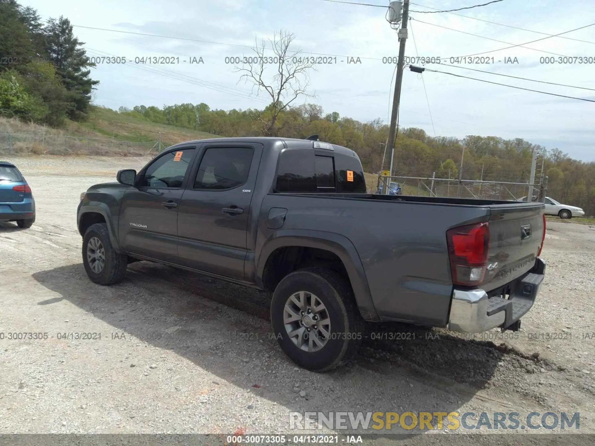 3 Photograph of a damaged car 5TFCZ5ANXKX199675 TOYOTA TACOMA 4WD 2019