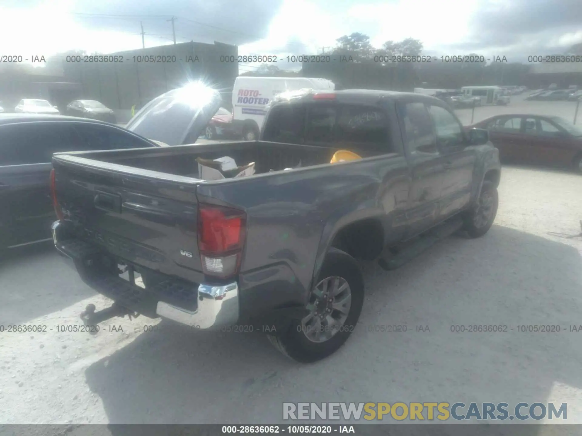 4 Photograph of a damaged car 5TFSZ5AN1KX189273 TOYOTA TACOMA 4WD 2019