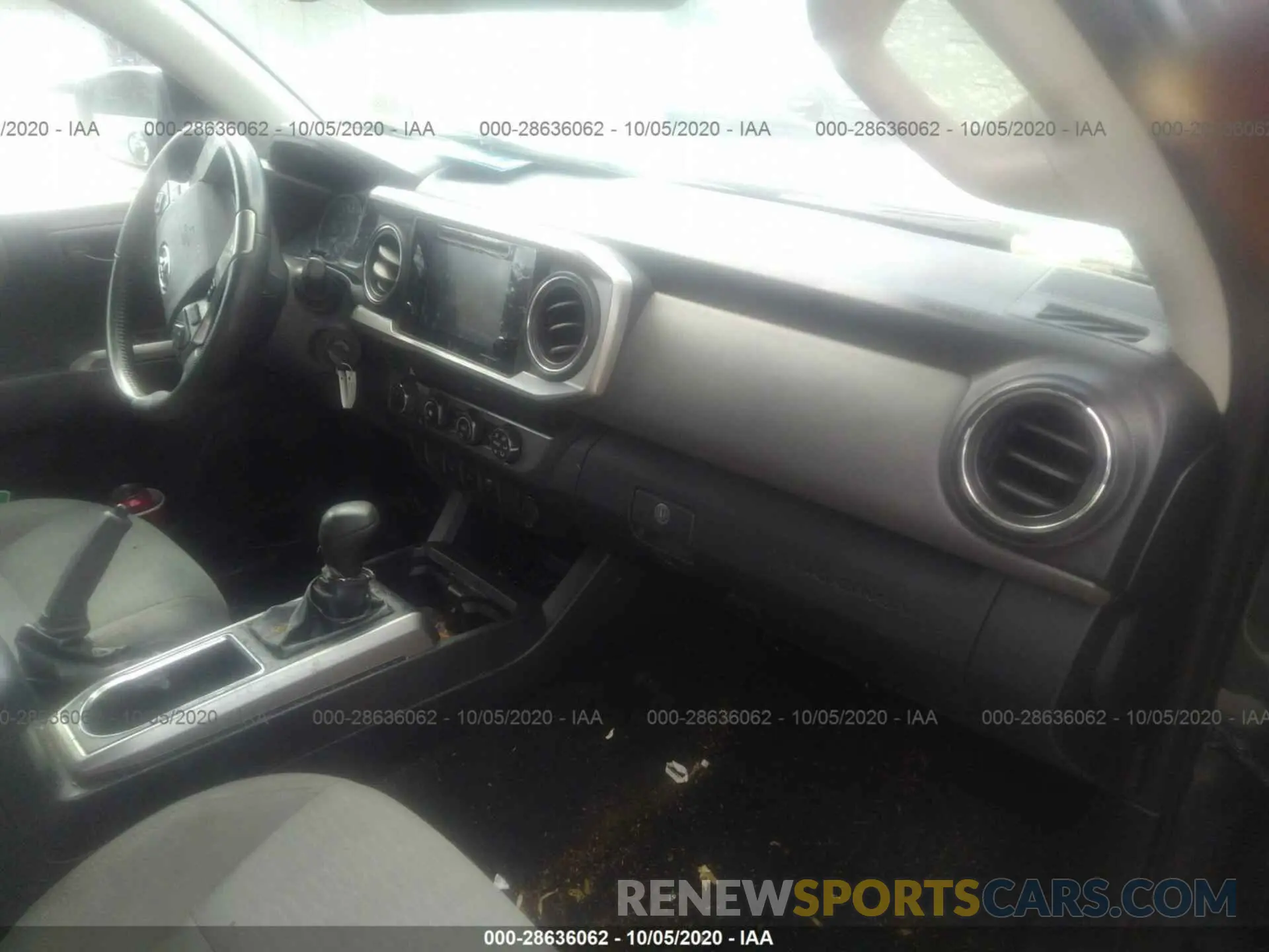 5 Photograph of a damaged car 5TFSZ5AN1KX189273 TOYOTA TACOMA 4WD 2019