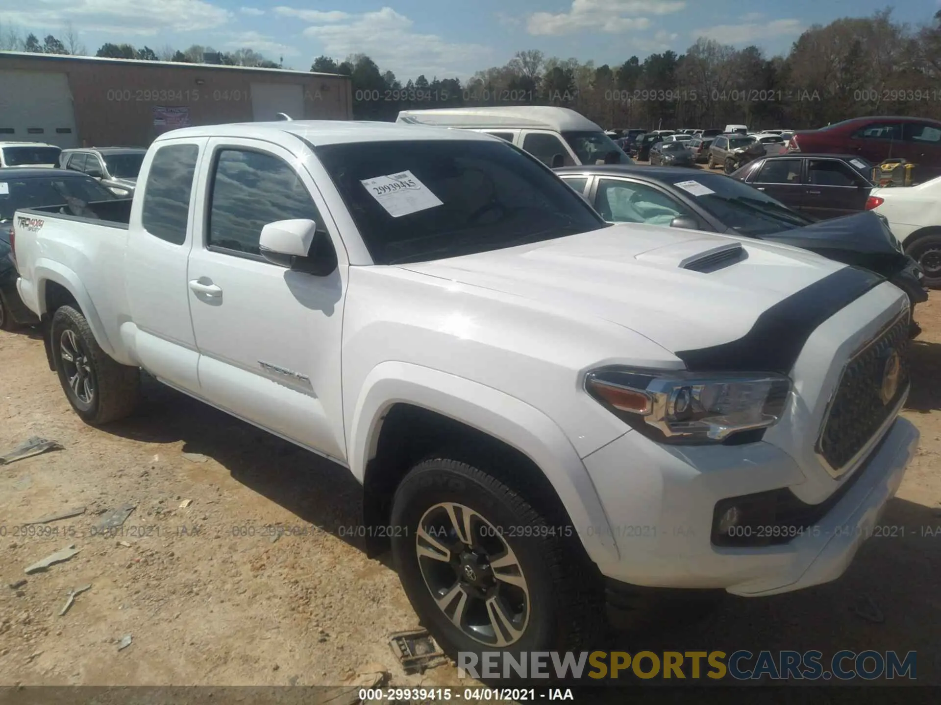1 Фотография поврежденного автомобиля 5TFSZ5AN4KX173942 TOYOTA TACOMA 4WD 2019