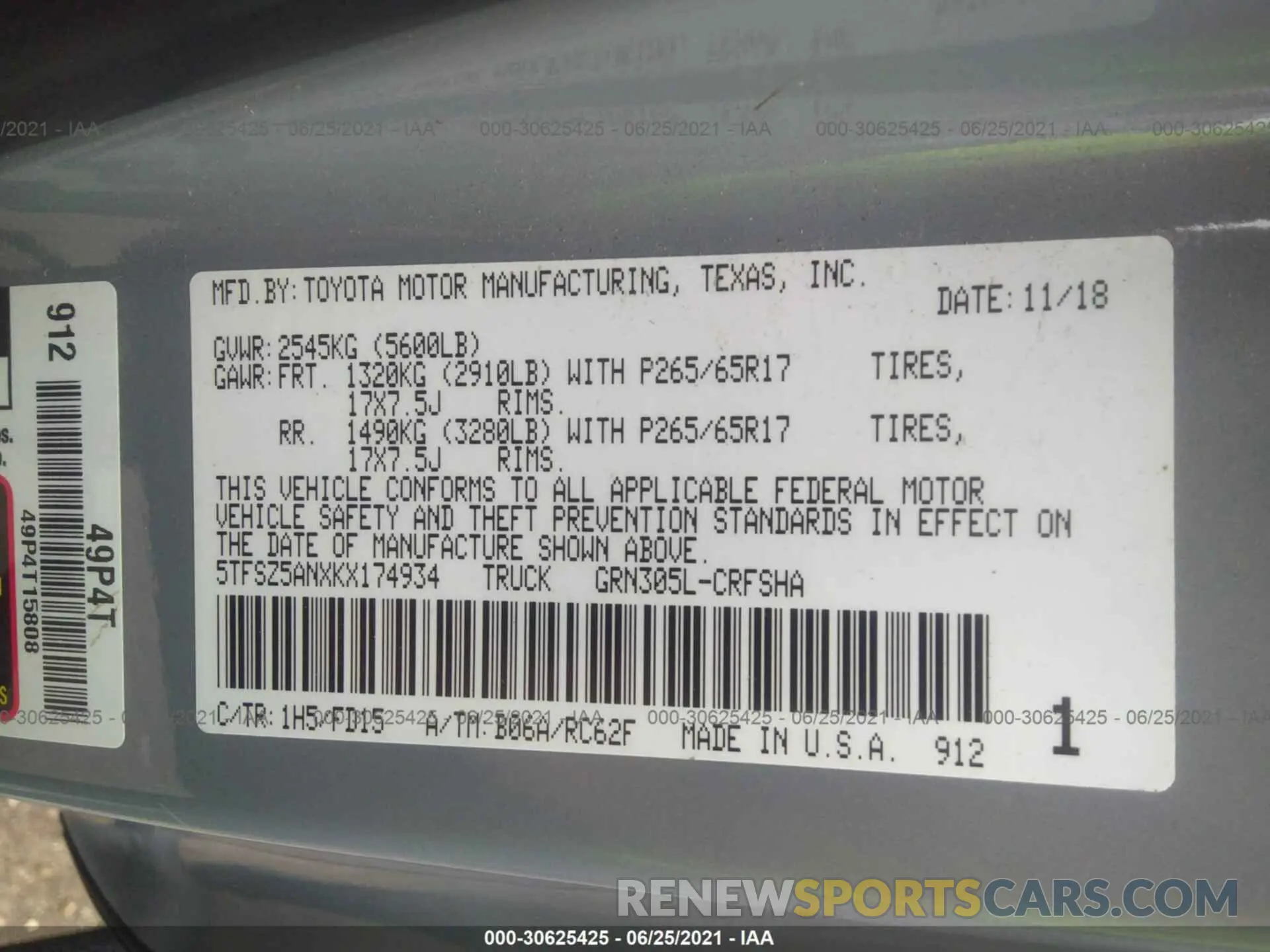 9 Photograph of a damaged car 5TFSZ5ANXKX174934 TOYOTA TACOMA 4WD 2019
