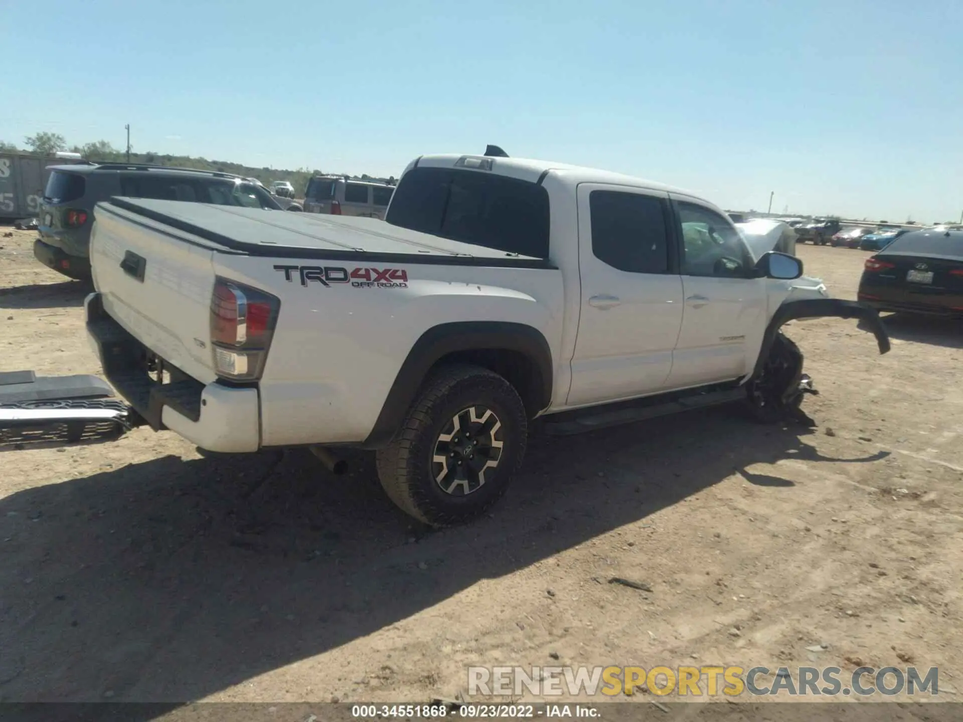 4 Photograph of a damaged car 3TMCZ5AN0LM289571 TOYOTA TACOMA 4WD 2020