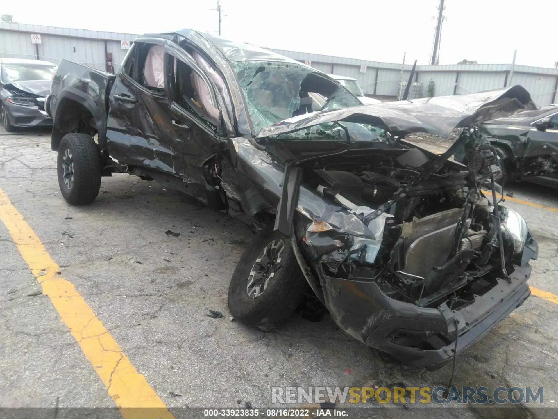 1 Photograph of a damaged car 3TMCZ5AN0LM297105 TOYOTA TACOMA 4WD 2020