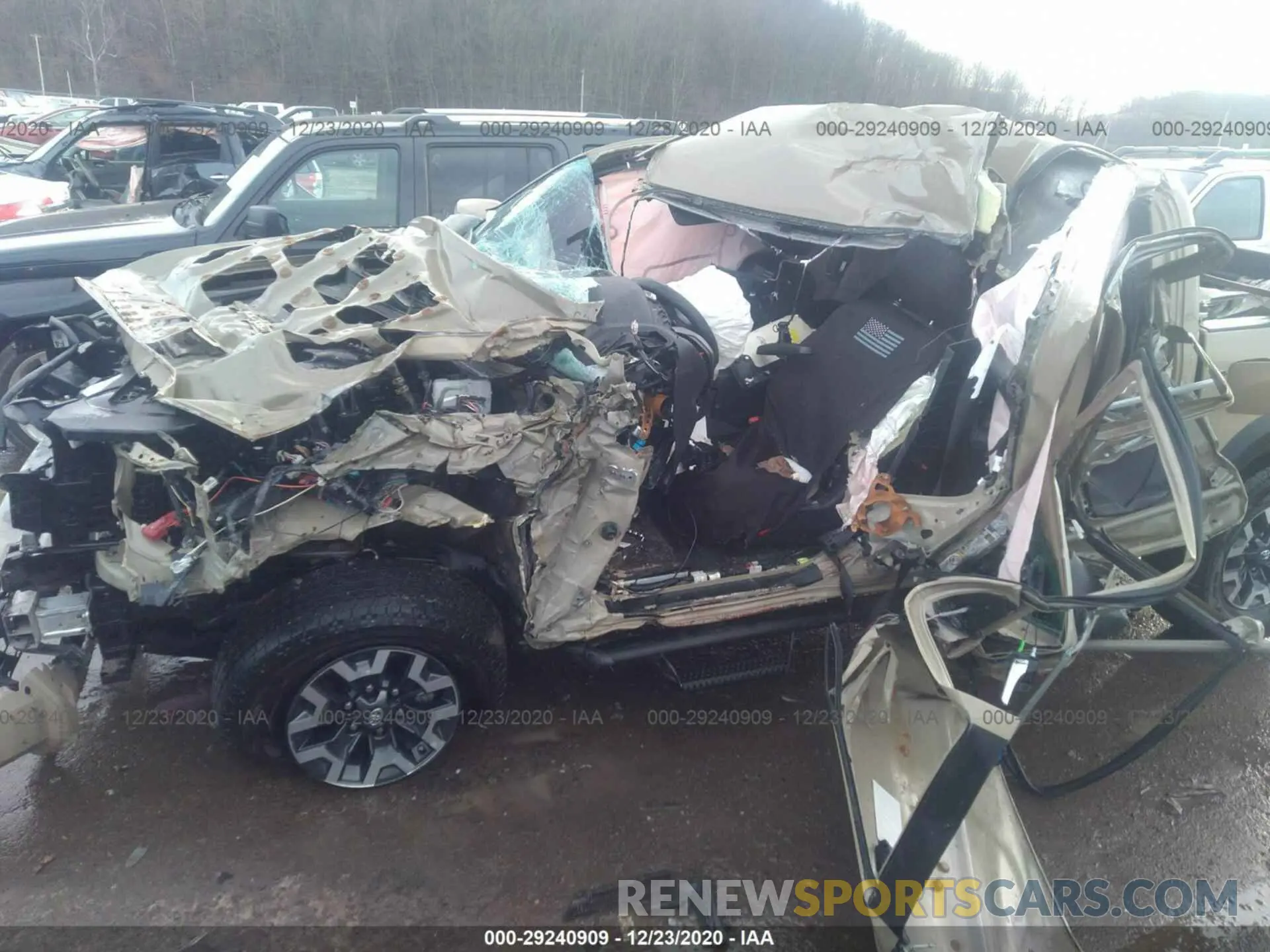 6 Photograph of a damaged car 3TMCZ5AN0LM359120 TOYOTA TACOMA 4WD 2020