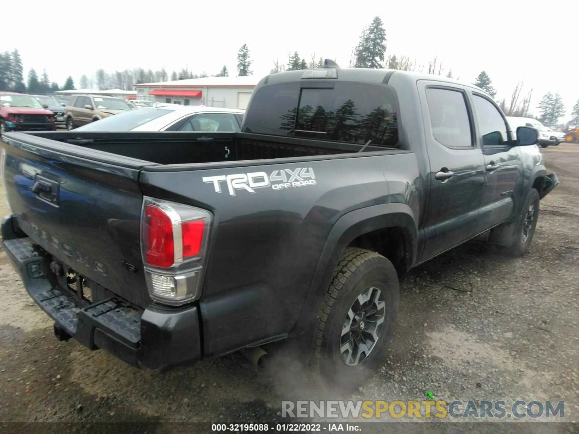 4 Photograph of a damaged car 3TMCZ5AN0LM359814 TOYOTA TACOMA 4WD 2020