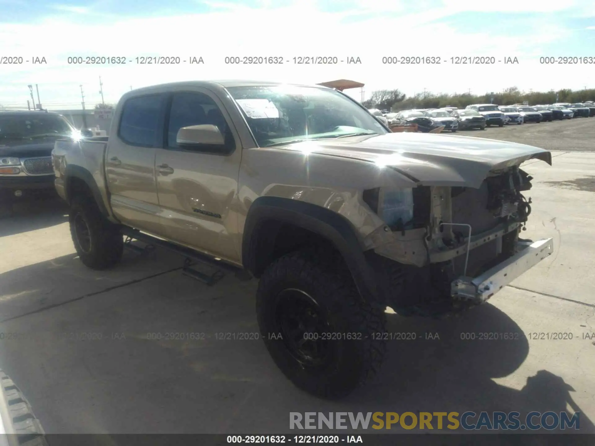 1 Фотография поврежденного автомобиля 3TMCZ5AN3LM295770 TOYOTA TACOMA 4WD 2020