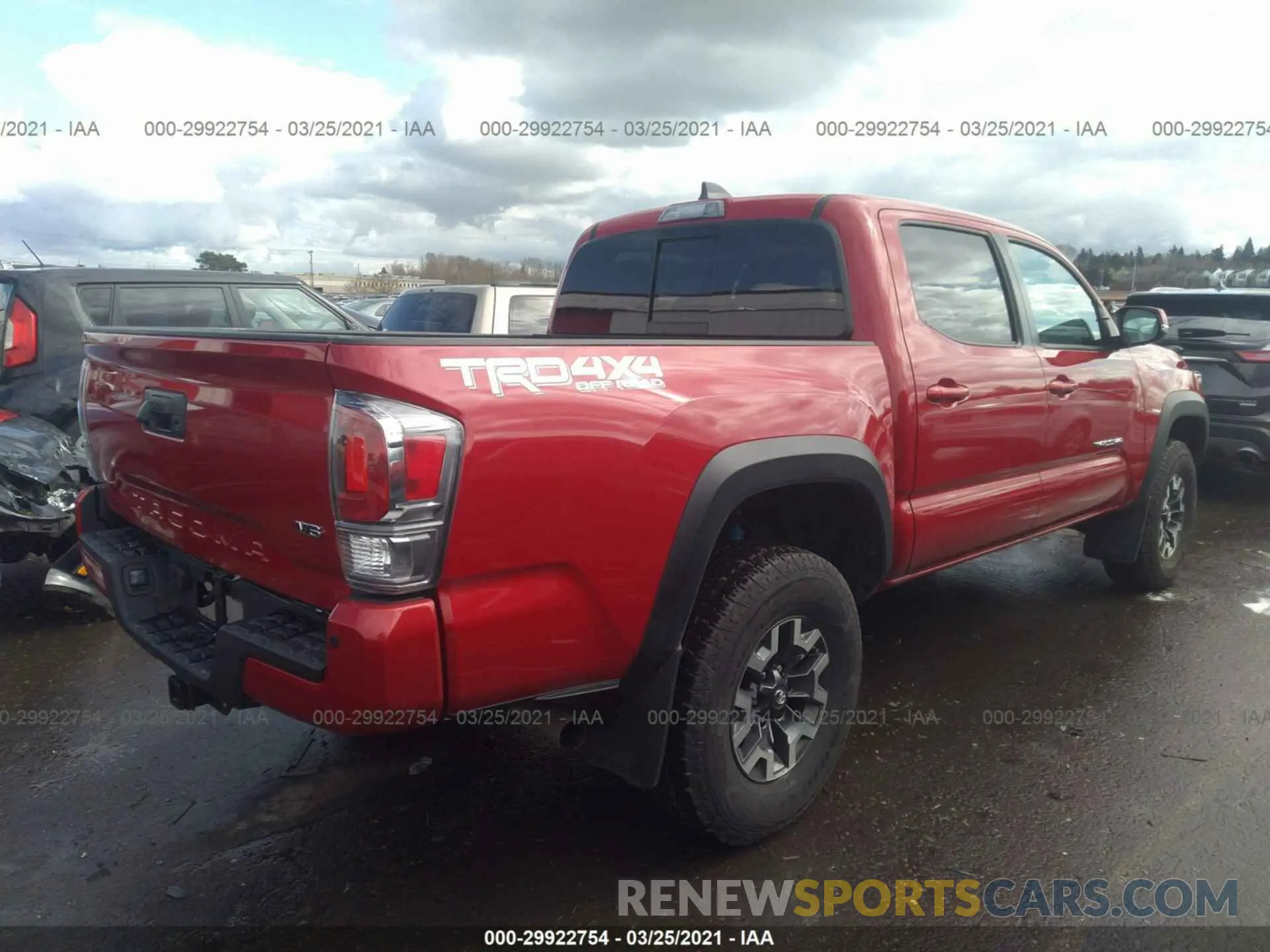 4 Photograph of a damaged car 3TMCZ5AN3LM366532 TOYOTA TACOMA 4WD 2020