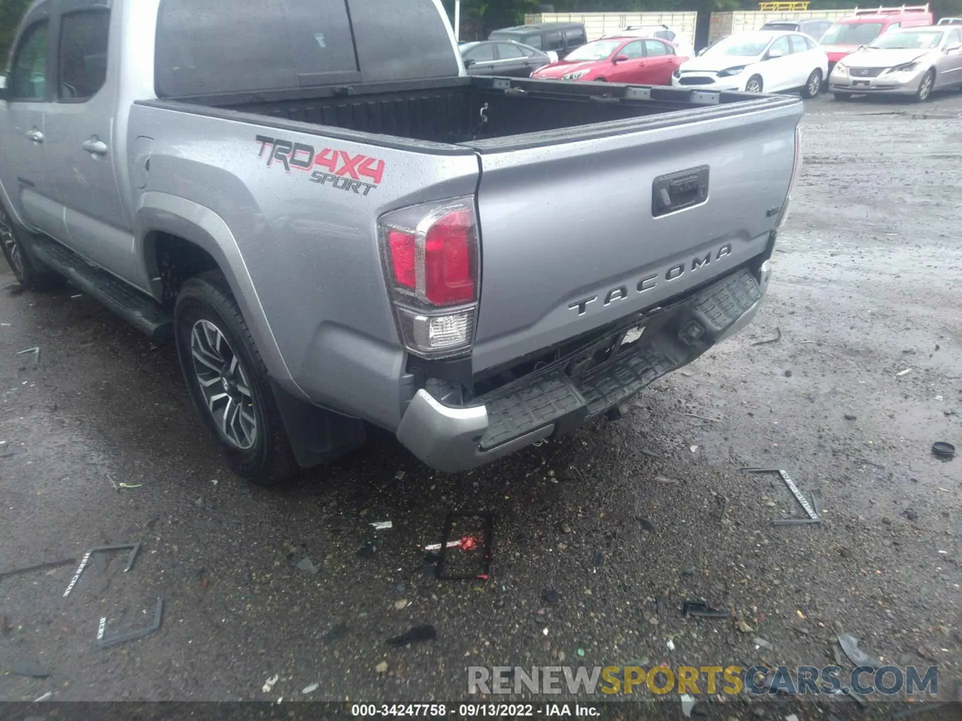 6 Photograph of a damaged car 3TMCZ5AN6LM321746 TOYOTA TACOMA 4WD 2020