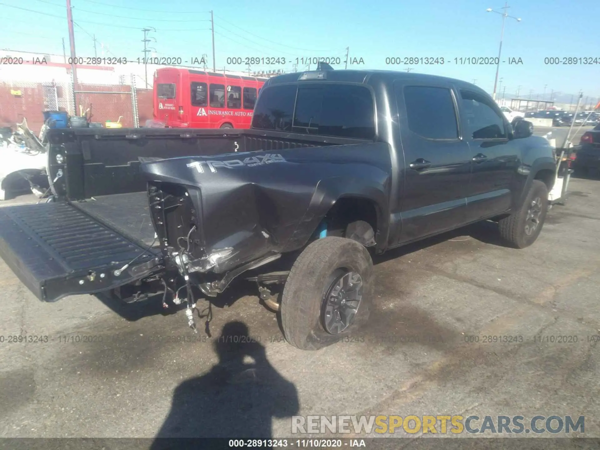 4 Photograph of a damaged car 3TMCZ5AN8LM355753 TOYOTA TACOMA 4WD 2020