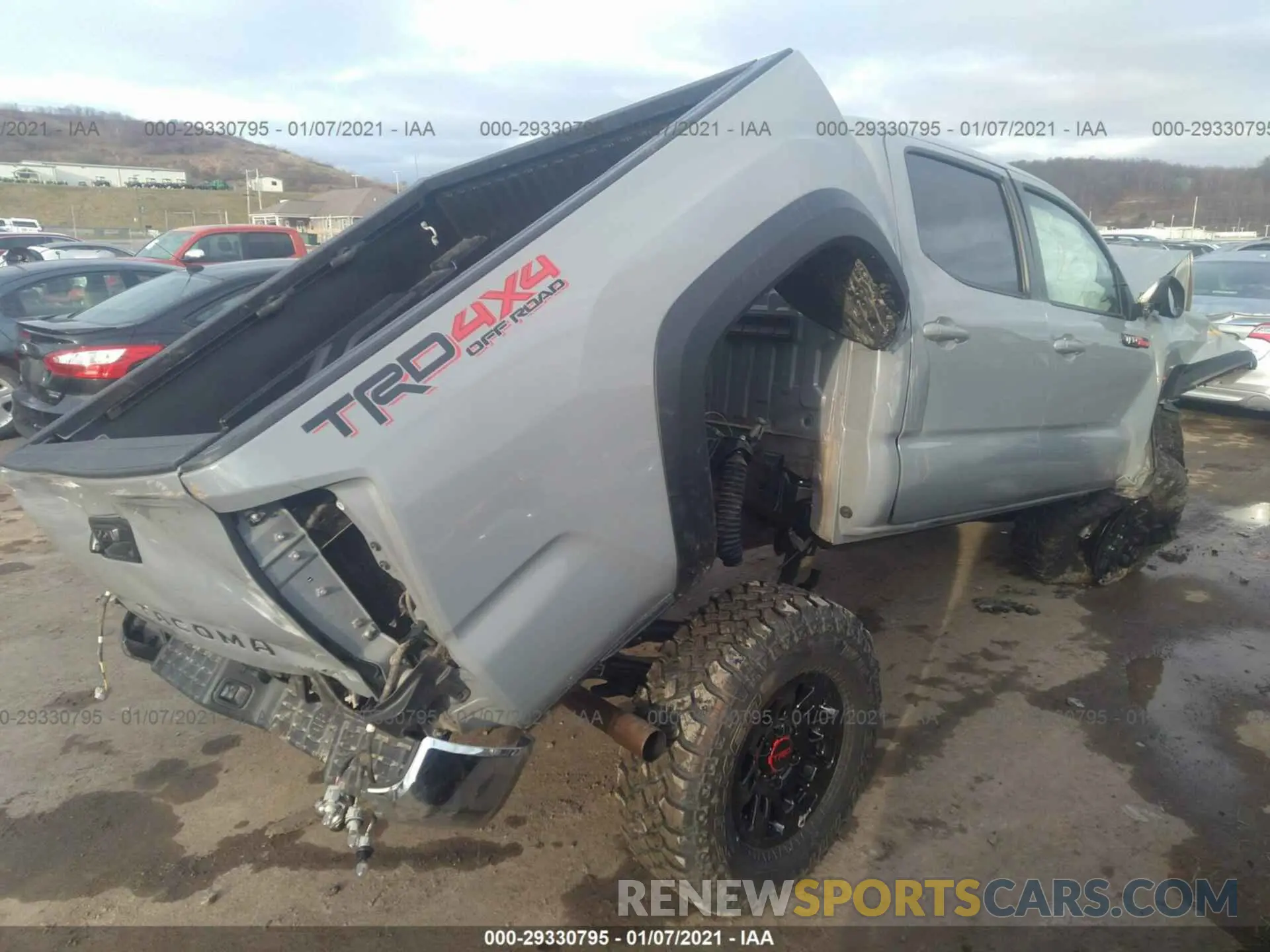 4 Photograph of a damaged car 3TMCZ5ANXLM303668 TOYOTA TACOMA 4WD 2020