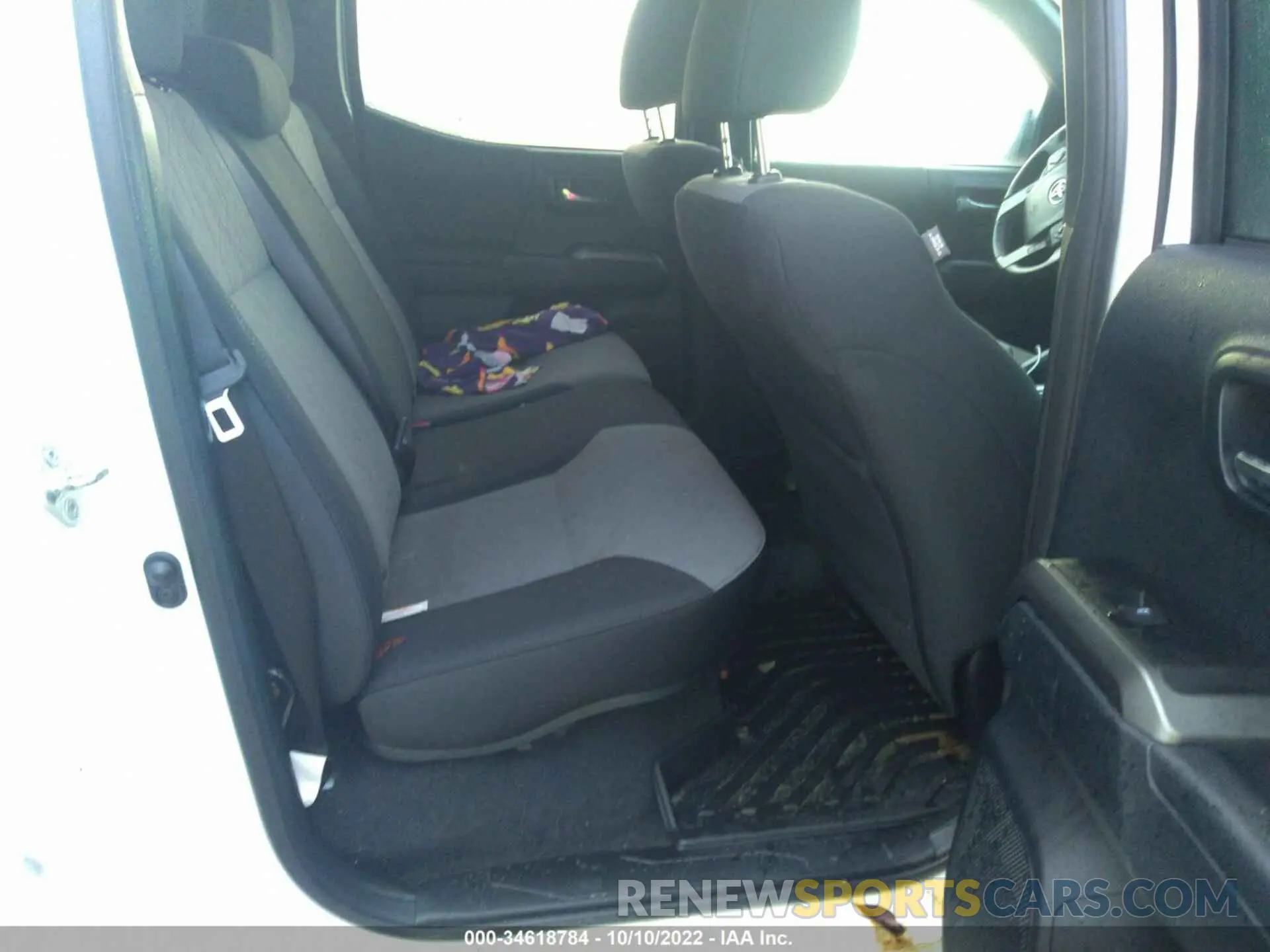 8 Фотография поврежденного автомобиля 3TYCZ5AN0LT003397 TOYOTA TACOMA 4WD 2020