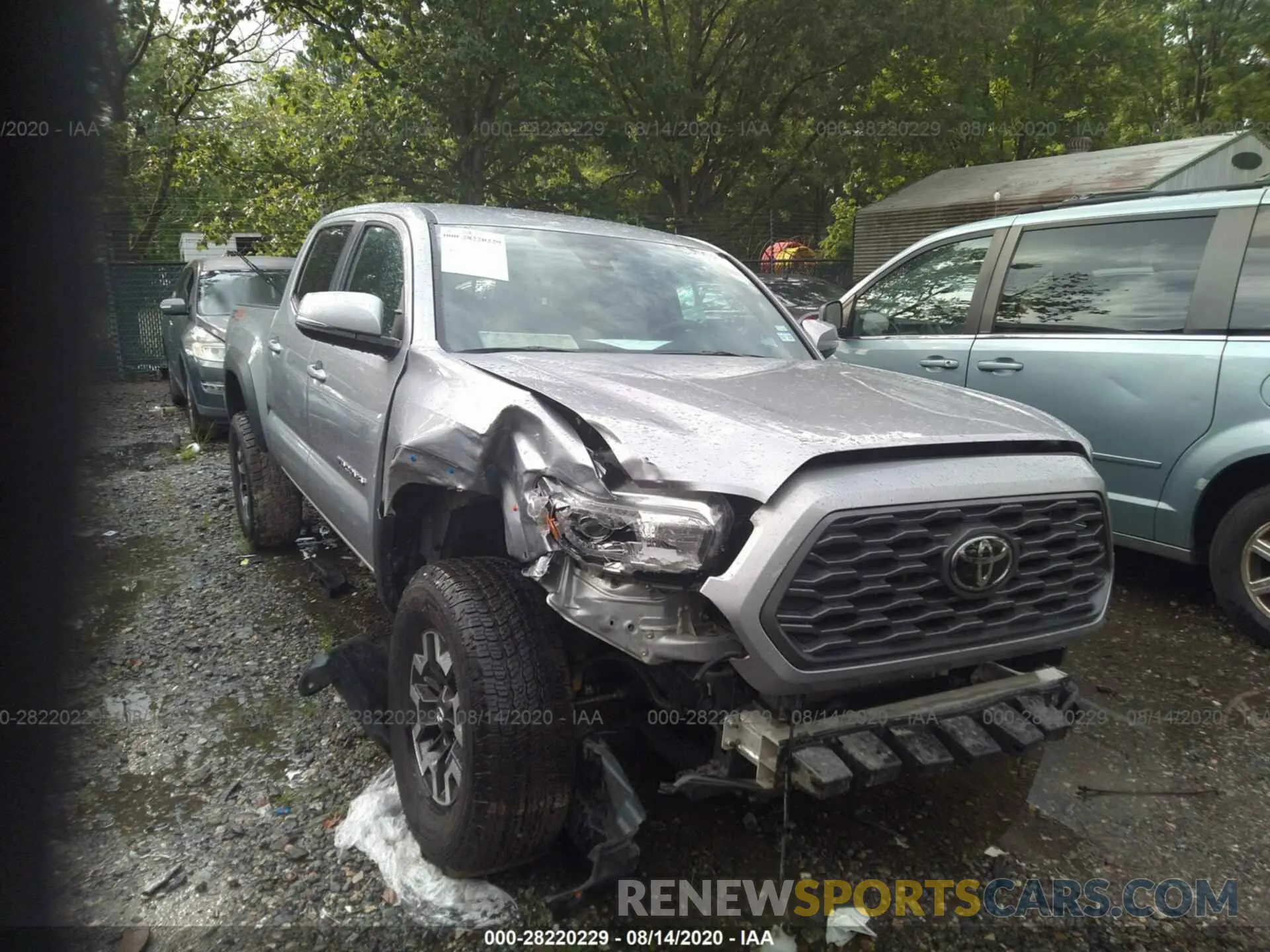 6 Photograph of a damaged car 5TFCZ5AN0LX230143 TOYOTA TACOMA 4WD 2020