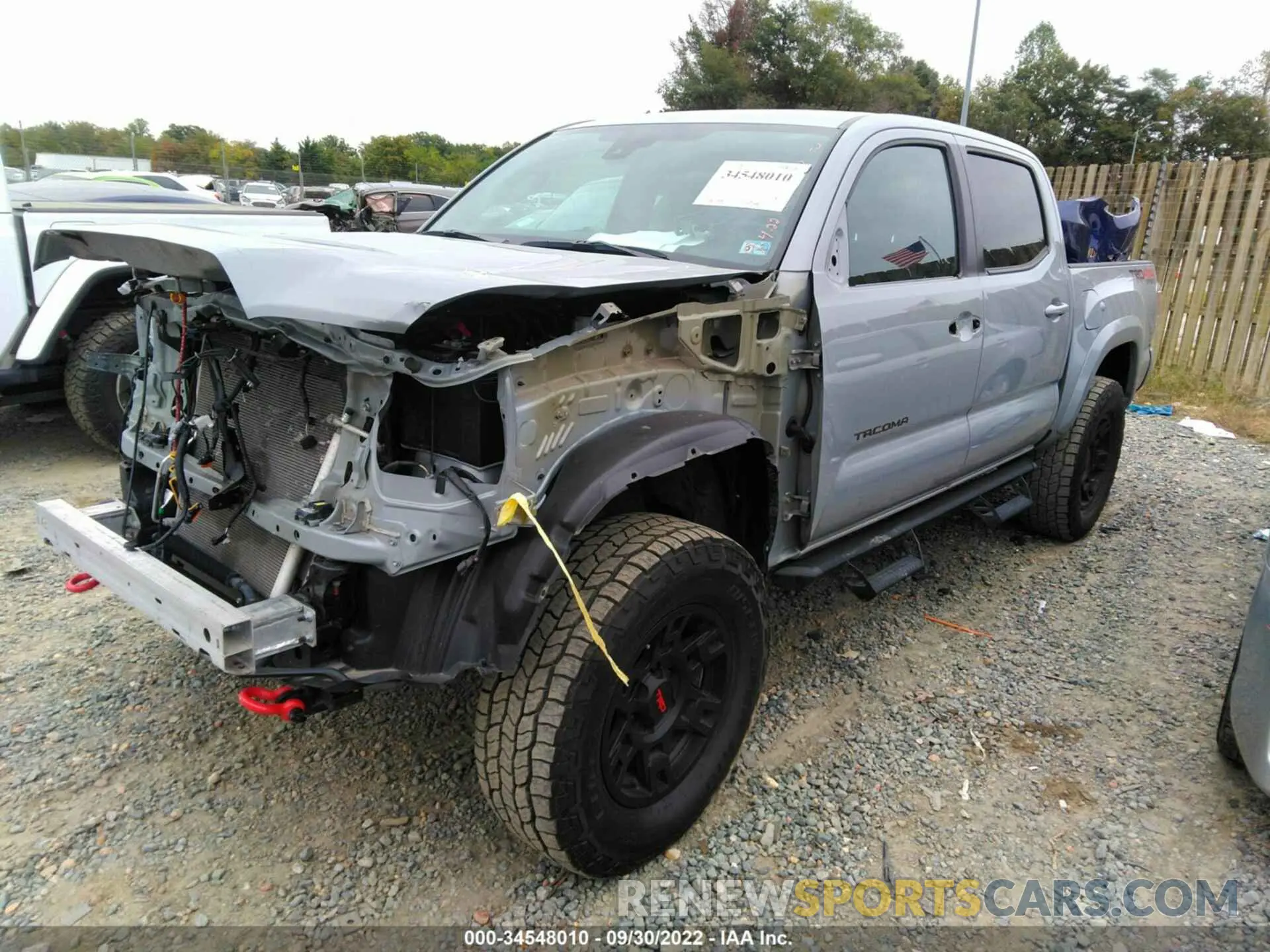2 Фотография поврежденного автомобиля 5TFCZ5AN1LX218857 TOYOTA TACOMA 4WD 2020