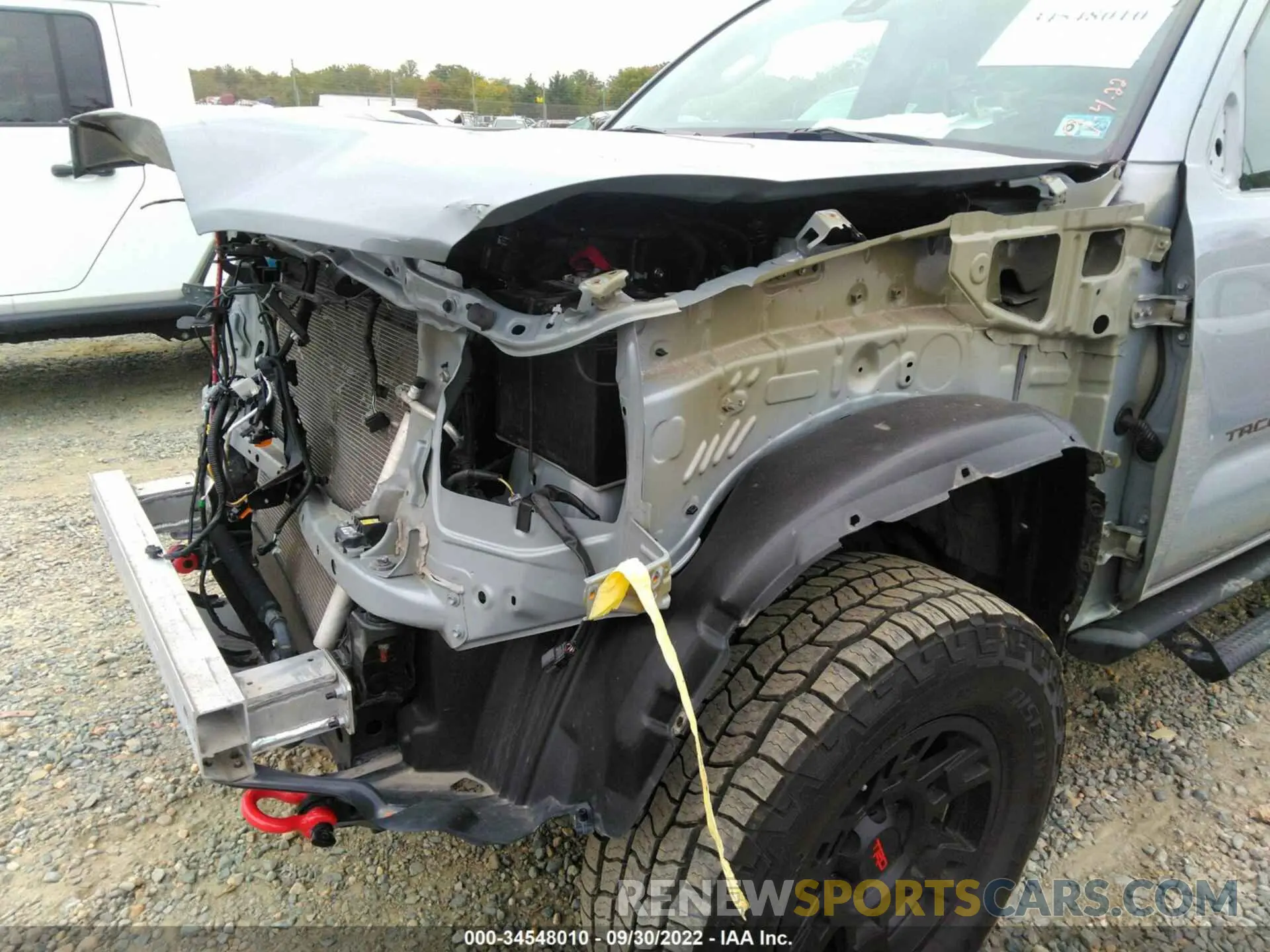 6 Фотография поврежденного автомобиля 5TFCZ5AN1LX218857 TOYOTA TACOMA 4WD 2020