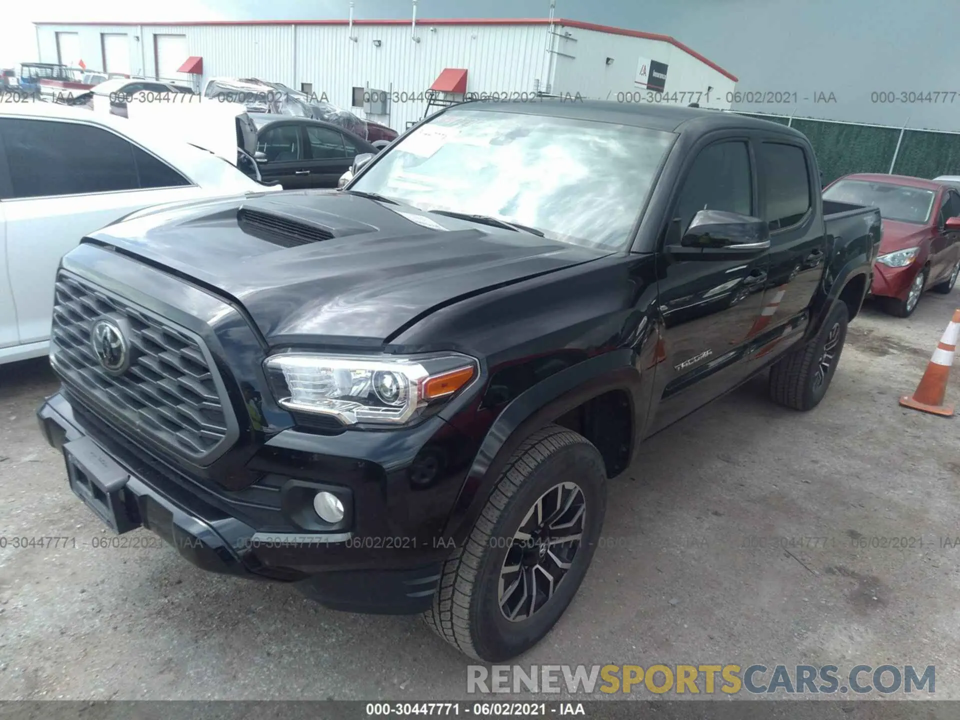 2 Photograph of a damaged car 5TFCZ5AN2LX223162 TOYOTA TACOMA 4WD 2020