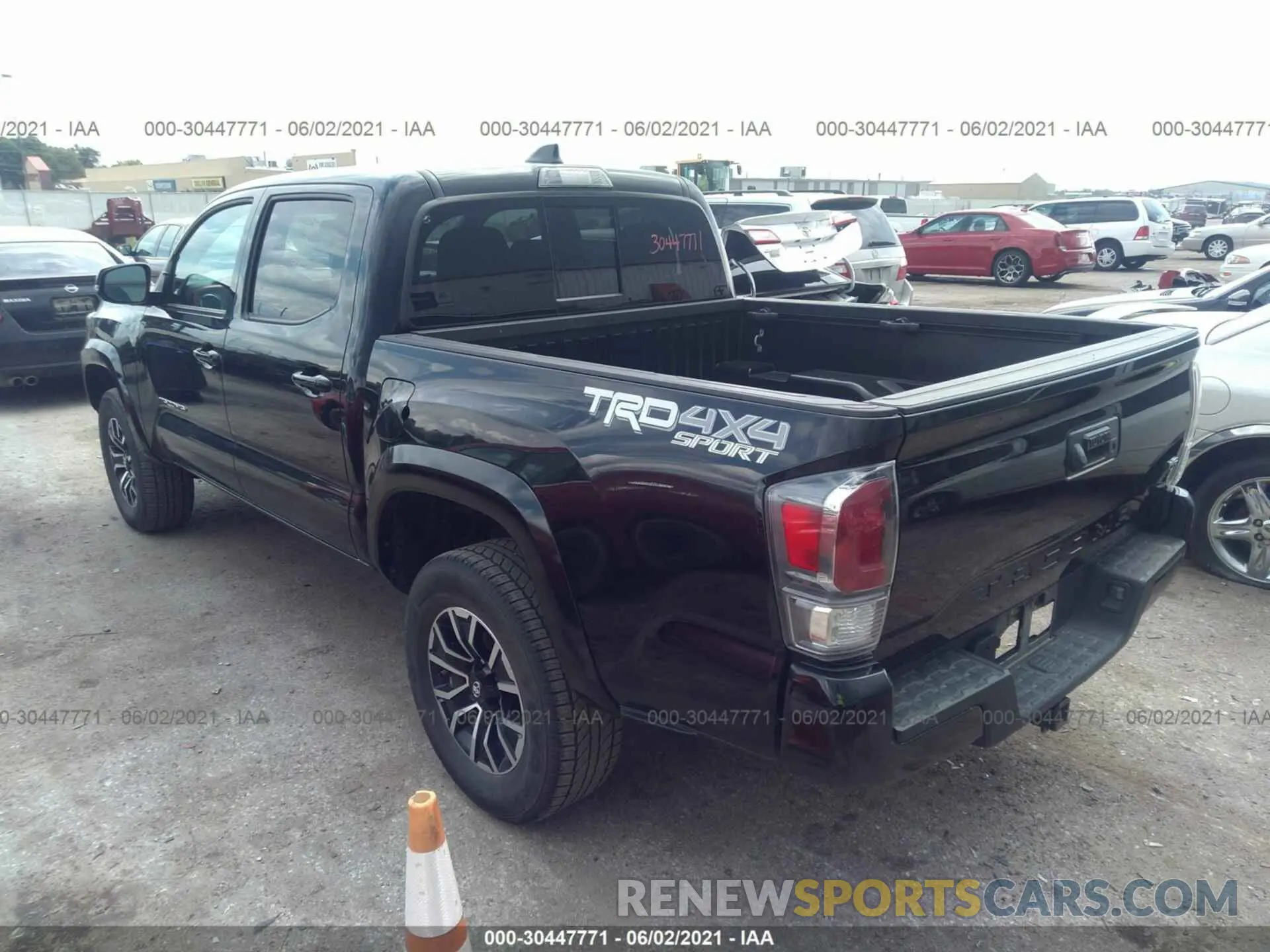 3 Photograph of a damaged car 5TFCZ5AN2LX223162 TOYOTA TACOMA 4WD 2020