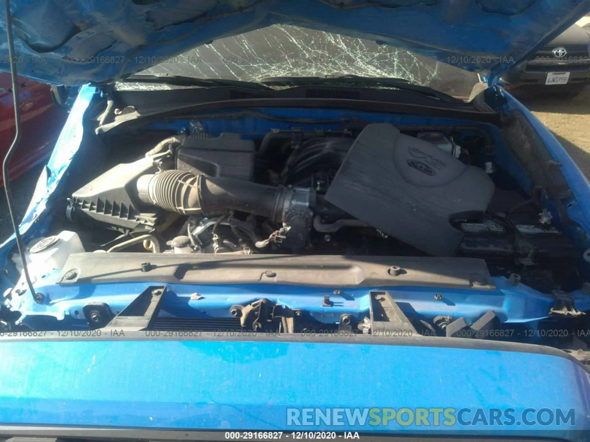 10 Фотография поврежденного автомобиля 5TFCZ5AN3LX216107 TOYOTA TACOMA 4WD 2020