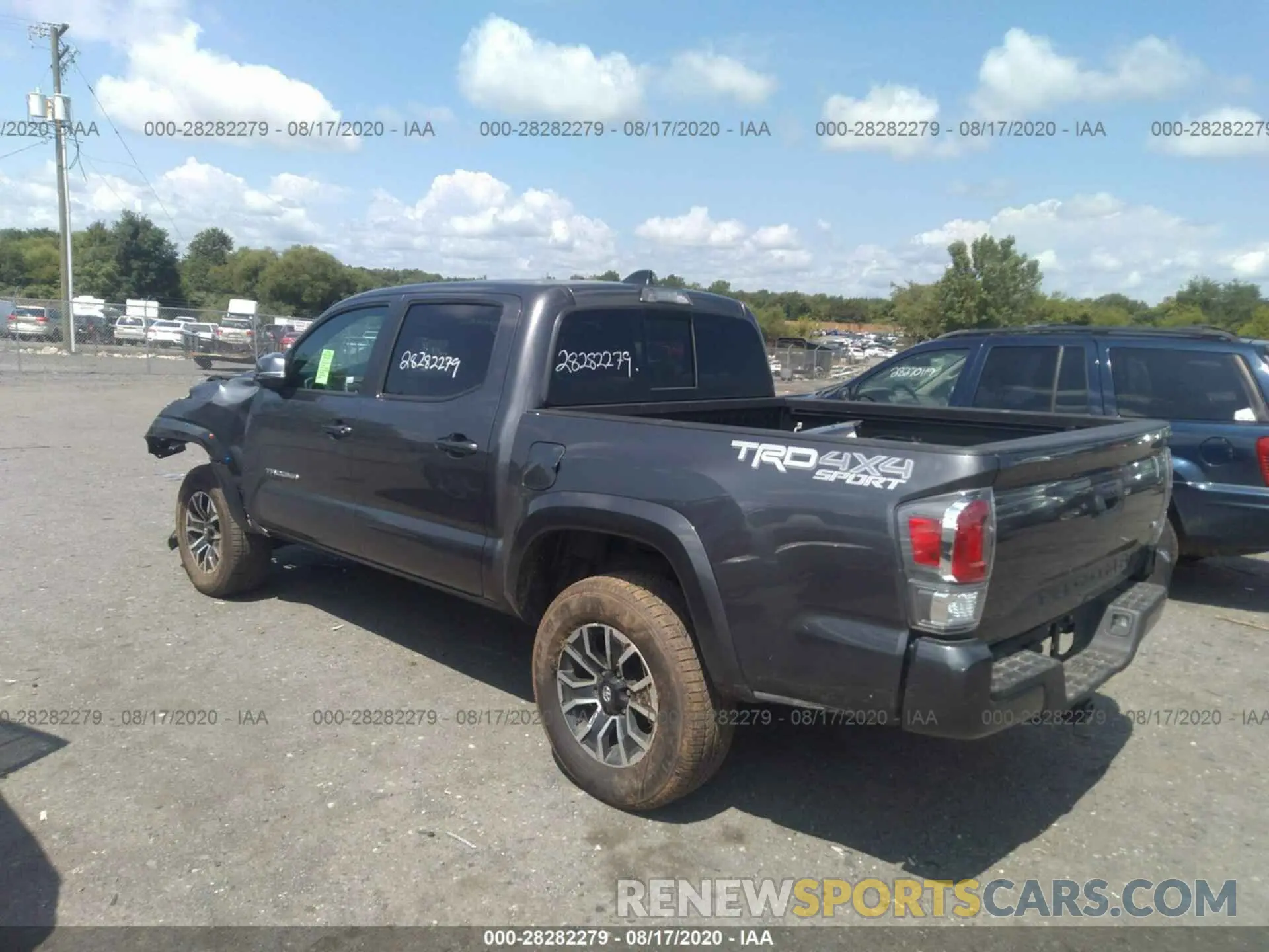 3 Photograph of a damaged car 5TFCZ5AN5LX224757 TOYOTA TACOMA 4WD 2020