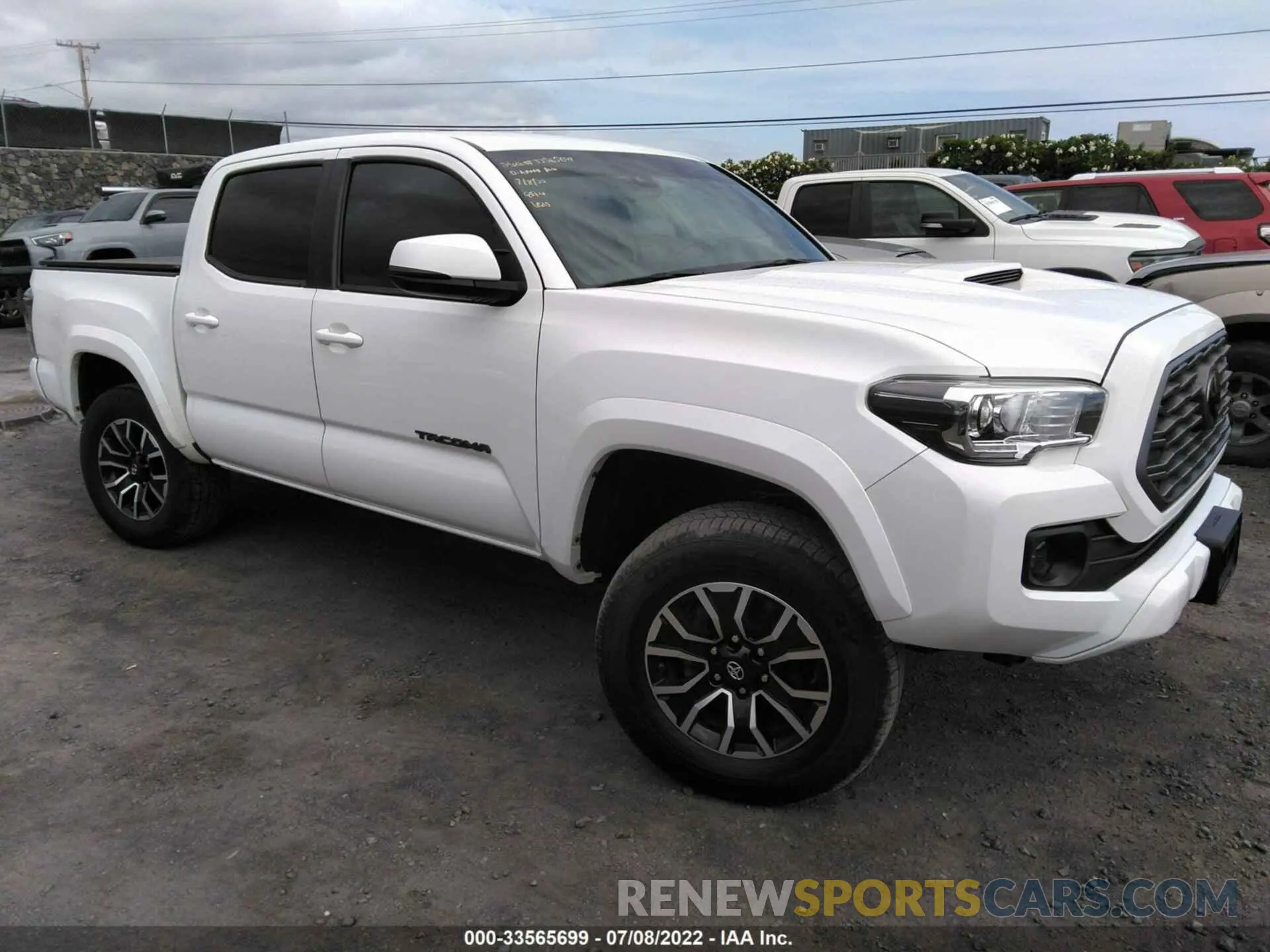1 Photograph of a damaged car 5TFCZ5AN9LX236409 TOYOTA TACOMA 4WD 2020