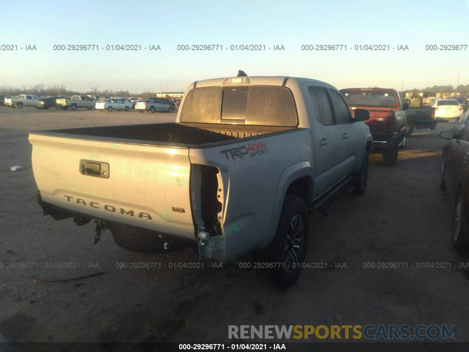 4 Photograph of a damaged car 5TFCZ5ANXLX240825 TOYOTA TACOMA 4WD 2020