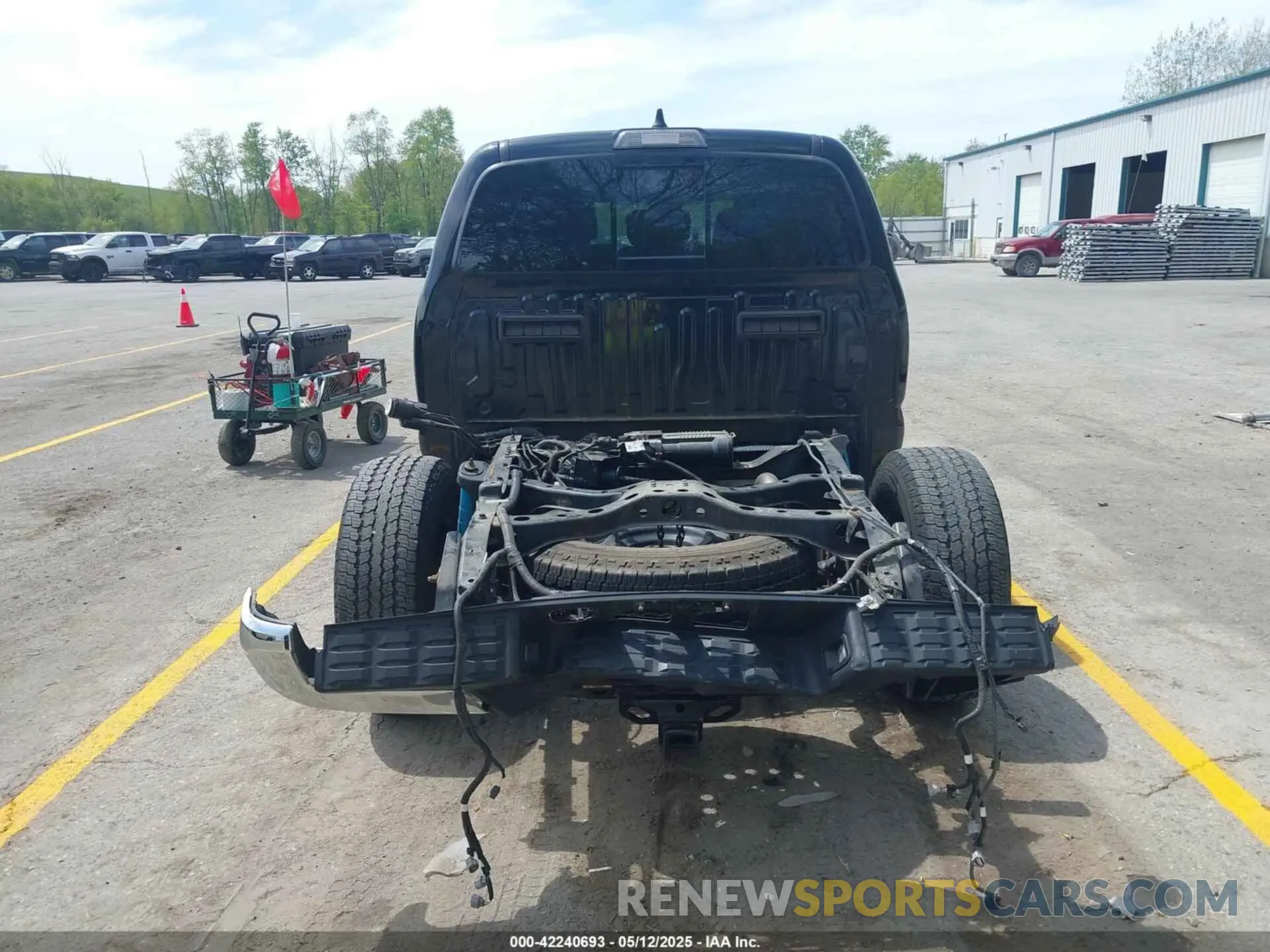 17 Photograph of a damaged car 3TMCZ5AN0MM417261 TOYOTA TACOMA 4WD 2021