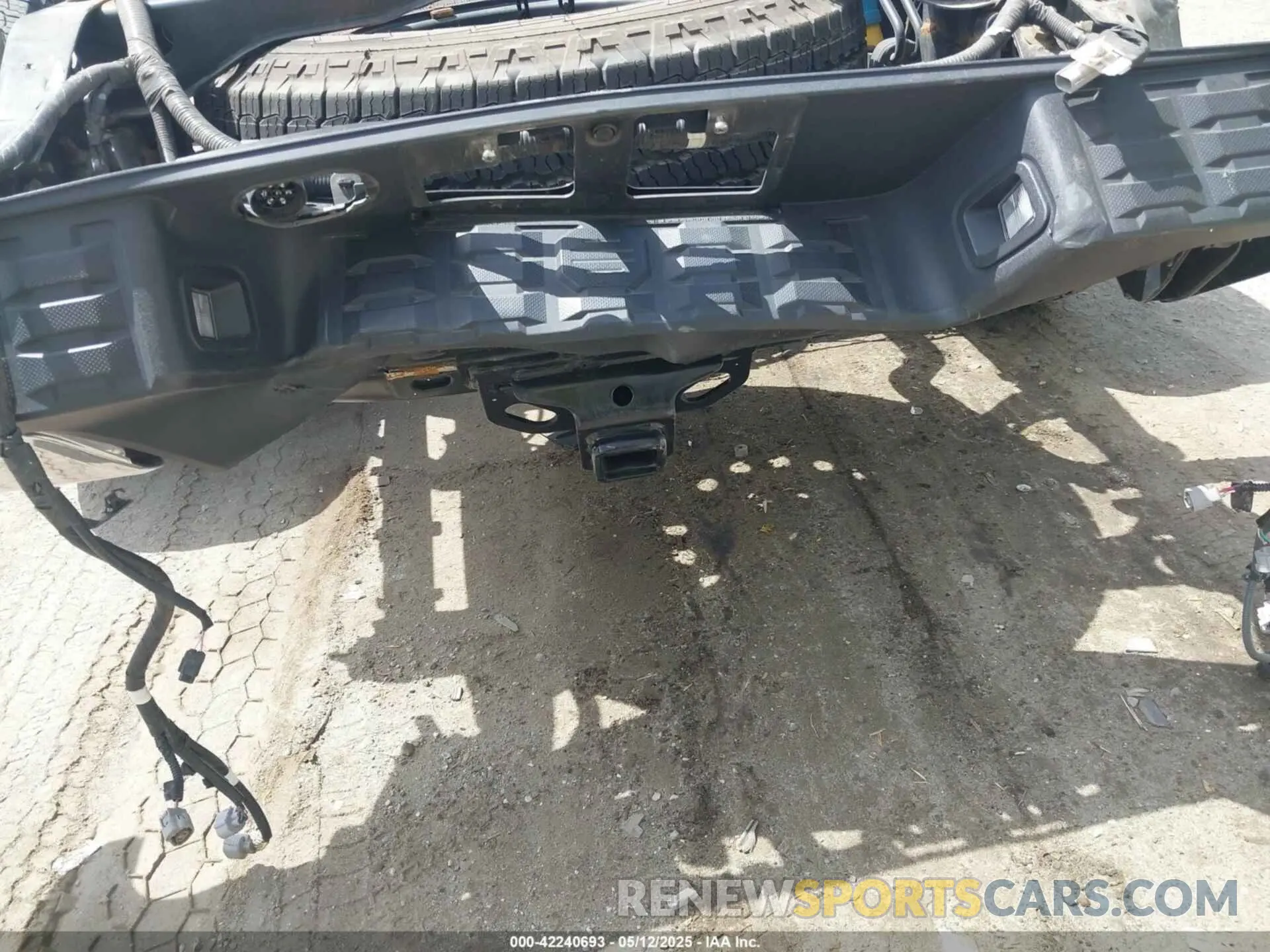 19 Photograph of a damaged car 3TMCZ5AN0MM417261 TOYOTA TACOMA 4WD 2021
