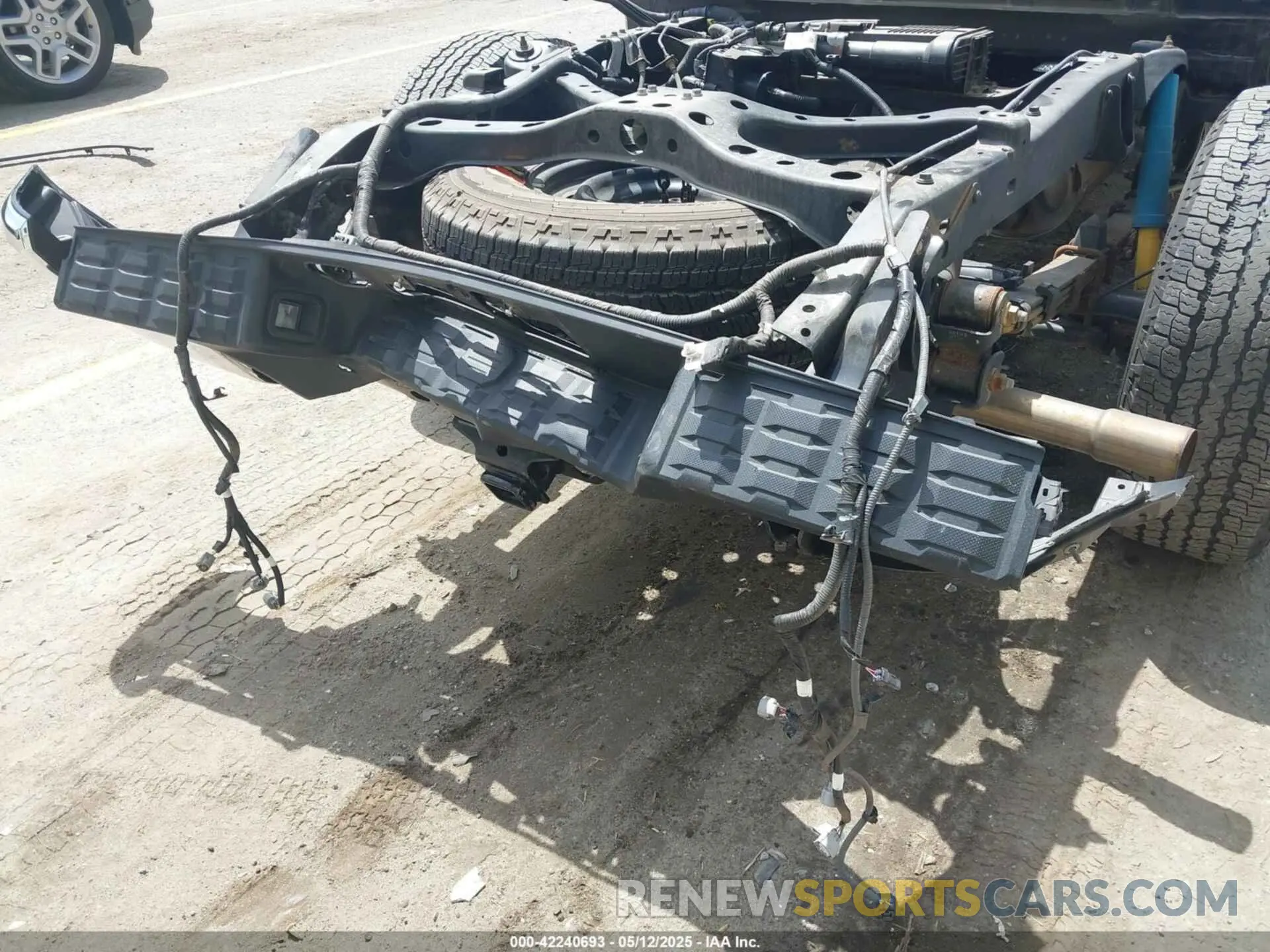 6 Photograph of a damaged car 3TMCZ5AN0MM417261 TOYOTA TACOMA 4WD 2021