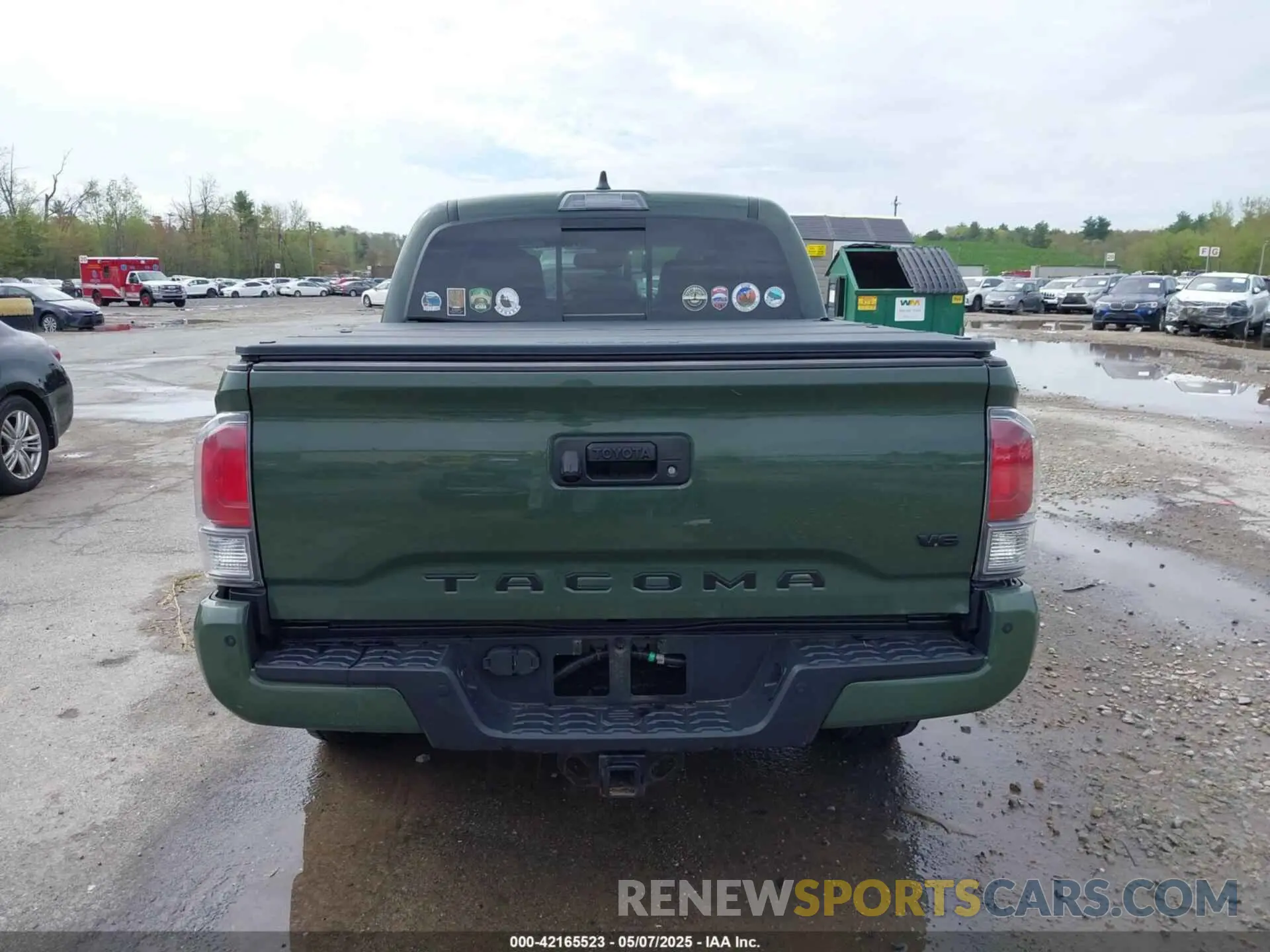 16 Photograph of a damaged car 3TMCZ5AN5MM380286 TOYOTA TACOMA 4WD 2021