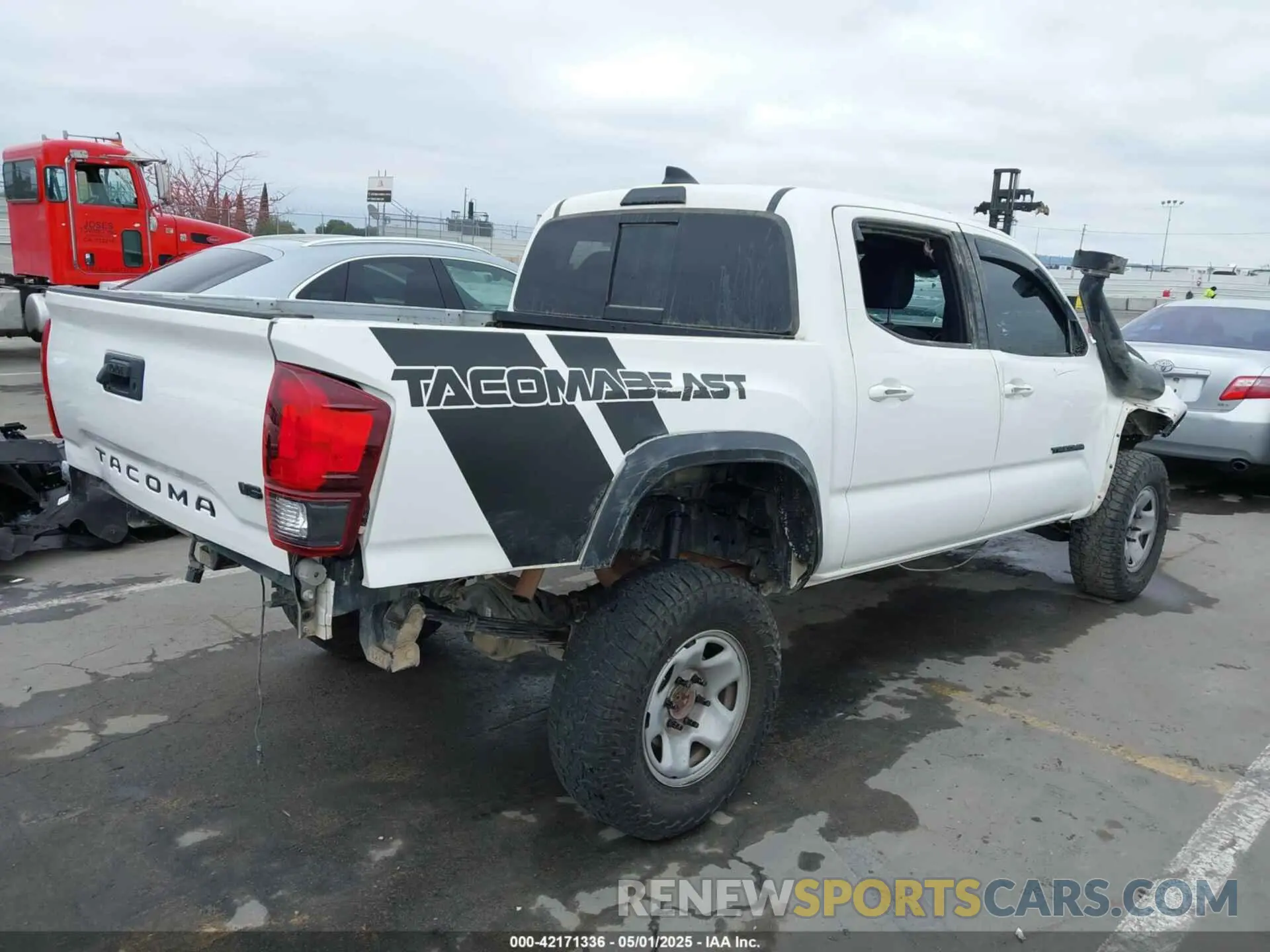 4 Photograph of a damaged car 3TMCZ5AN6MM417278 TOYOTA TACOMA 4WD 2021