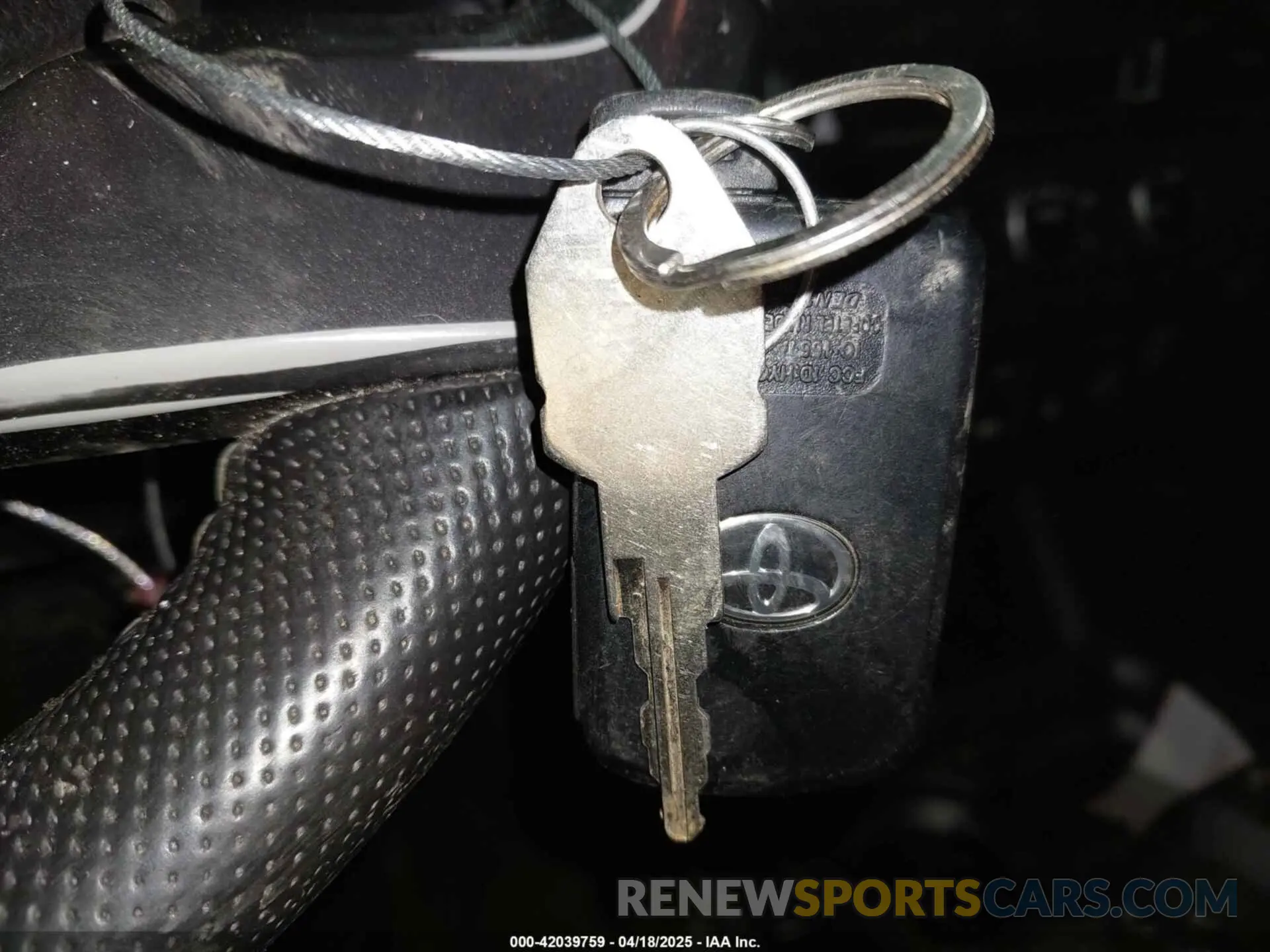 11 Photograph of a damaged car 5TFCZ5AN3MX257483 TOYOTA TACOMA 4WD 2021