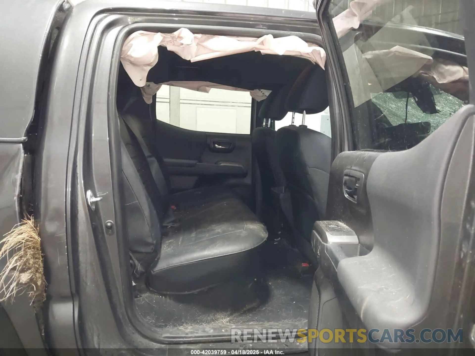 8 Photograph of a damaged car 5TFCZ5AN3MX257483 TOYOTA TACOMA 4WD 2021