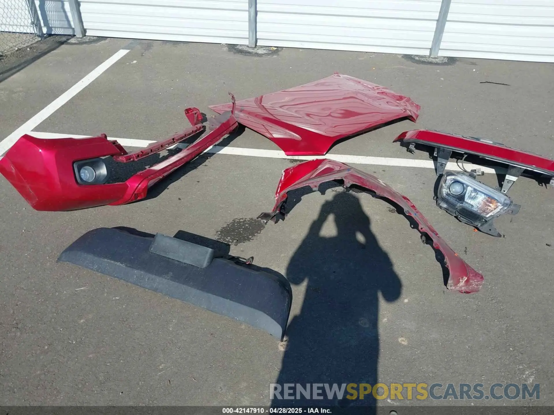12 Photograph of a damaged car 5TFCZ5AN8MX247421 TOYOTA TACOMA 4WD 2021