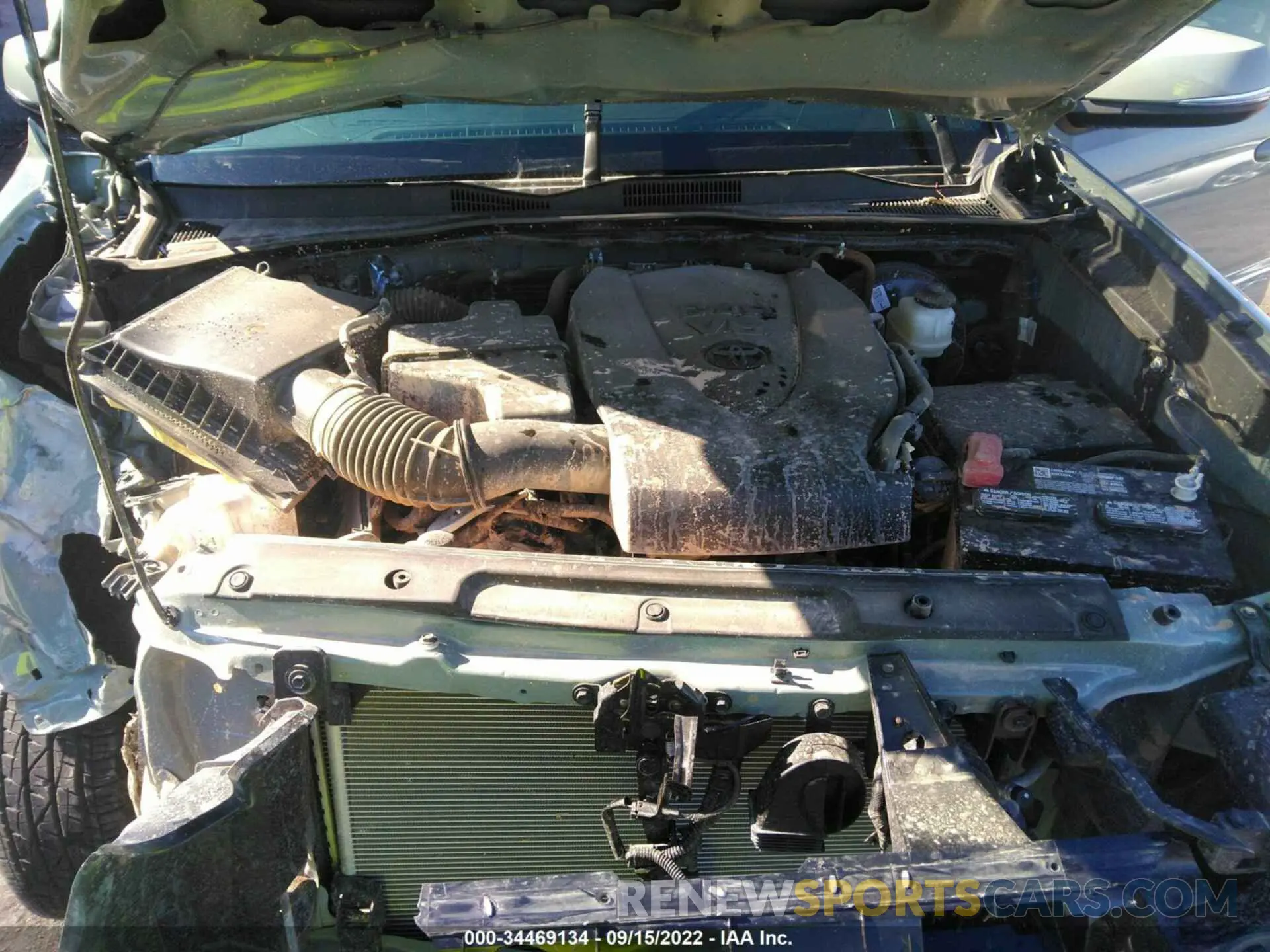10 Photograph of a damaged car 3TMCZ5AN2NM512745 TOYOTA TACOMA 4WD 2022